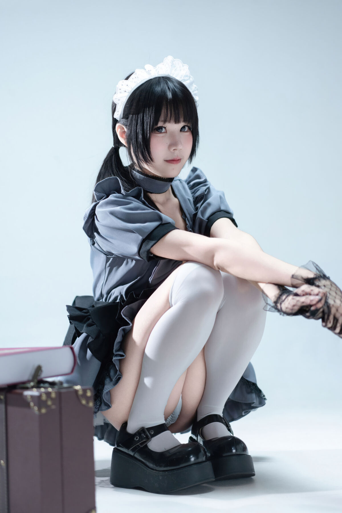 Coser@清水凪 - 手提箱与灰色女仆