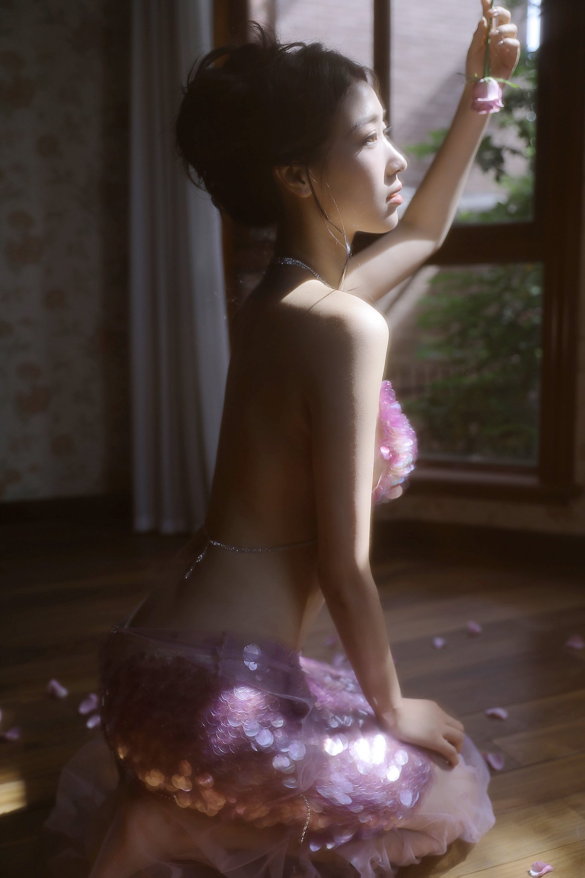 YiTuYu艺图语 Vol.10057 Lu Yi Er Er