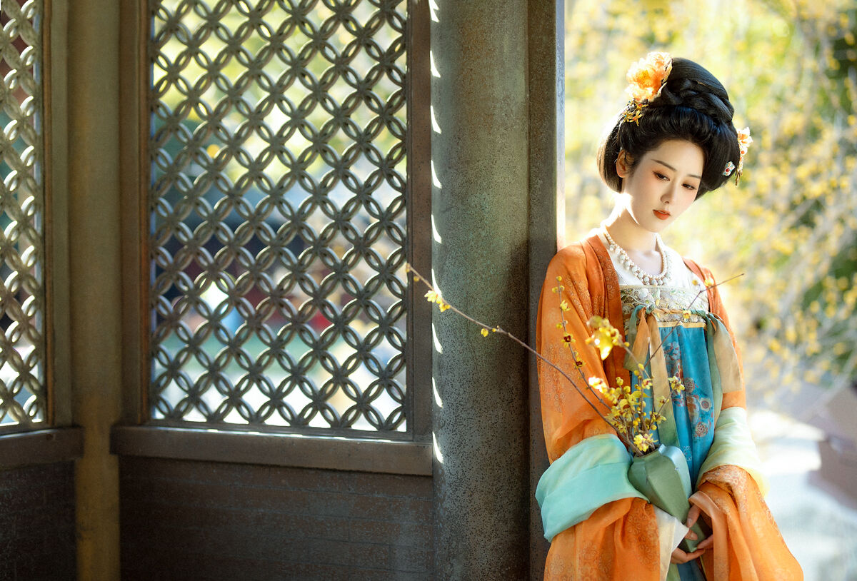 YiTuYu艺图语 Vol.10090 Ren Jian Yue-Su Chen