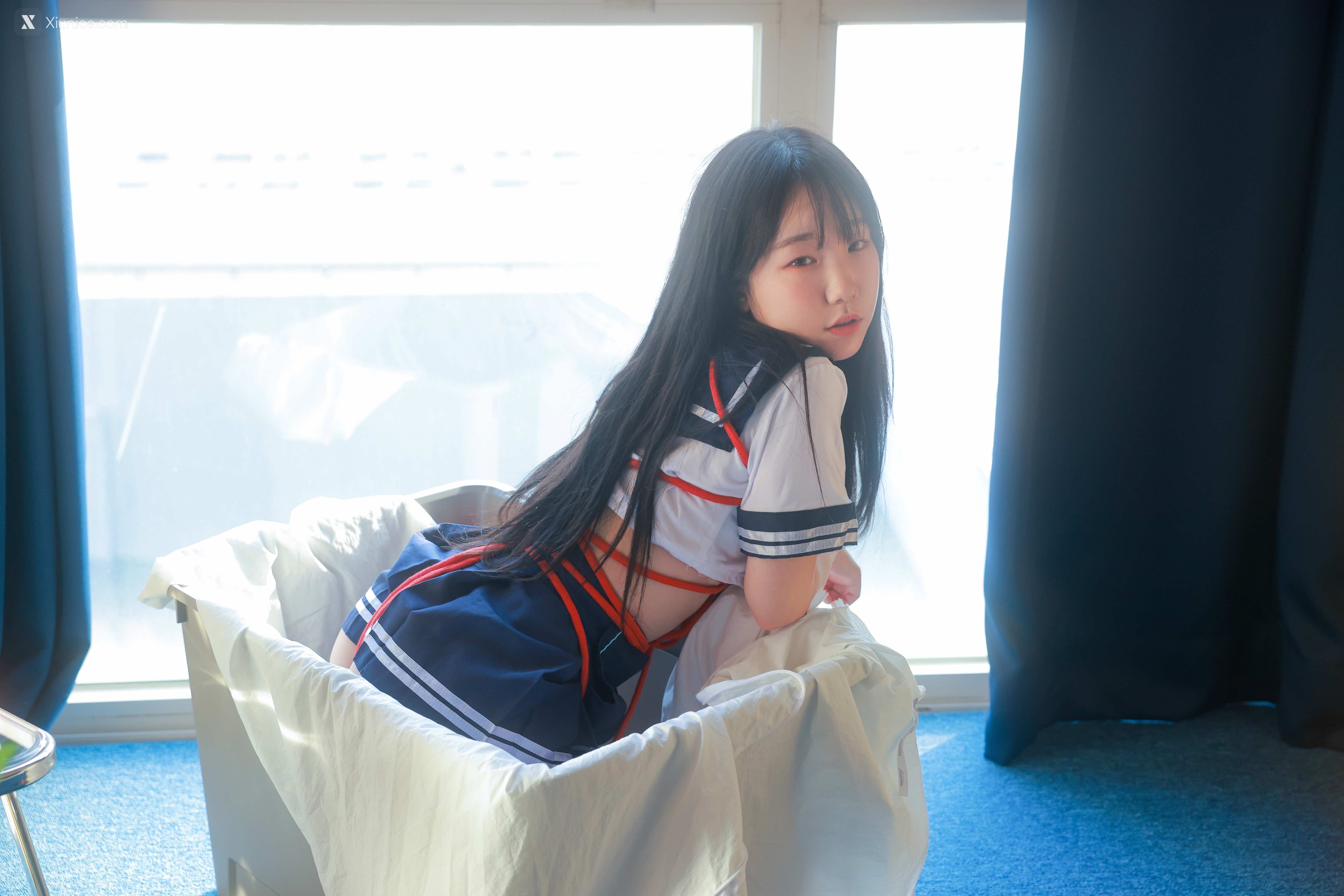 SweetBox Yeri – Packaging Girl 4K