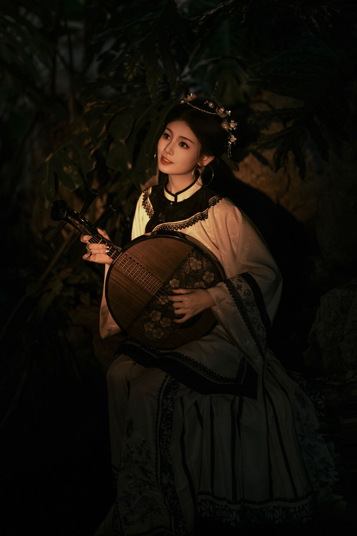 YiTuYu艺图语 Vol.10030 Luo Ning Tang