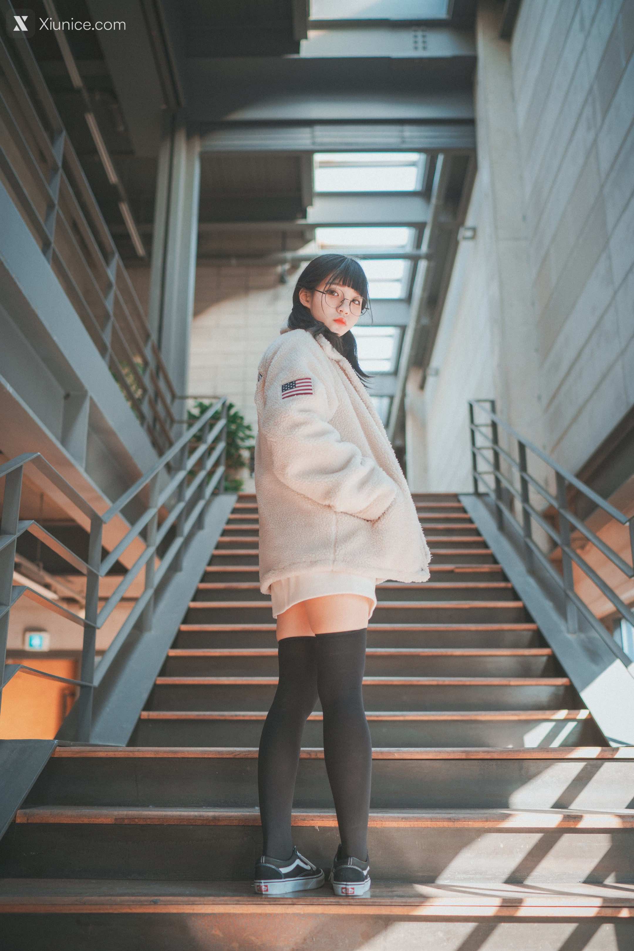 DJAWA Photo – Jeong Jenny (정제니) – Brooklyn Girl 4K