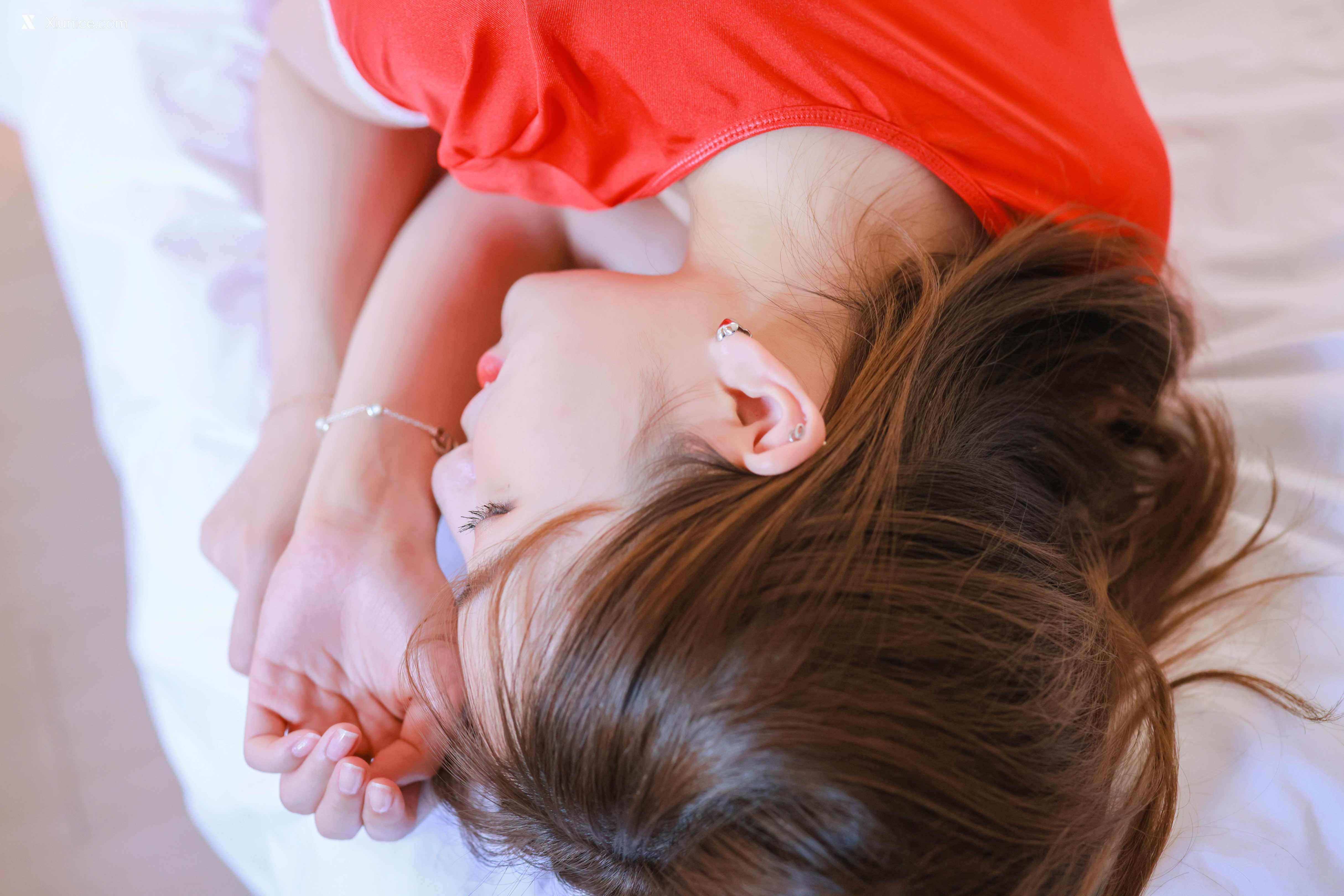 SweetBox – YOONVELY – SWTB Vol.26 – Santa Girl 4K