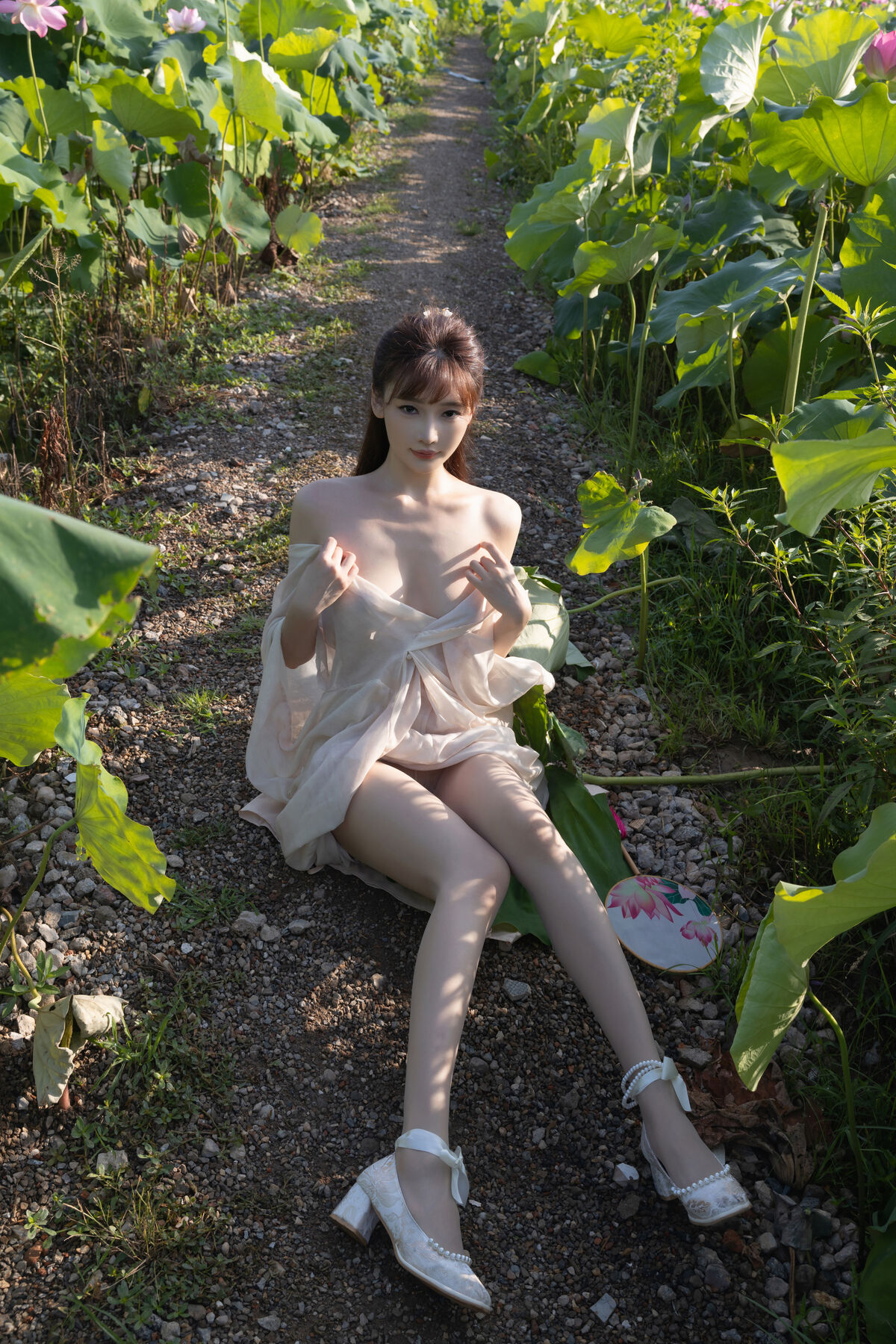 内购无水印 Lu Xuan Xuan 陆萱萱 - 秀人网模特 荷花 Part01