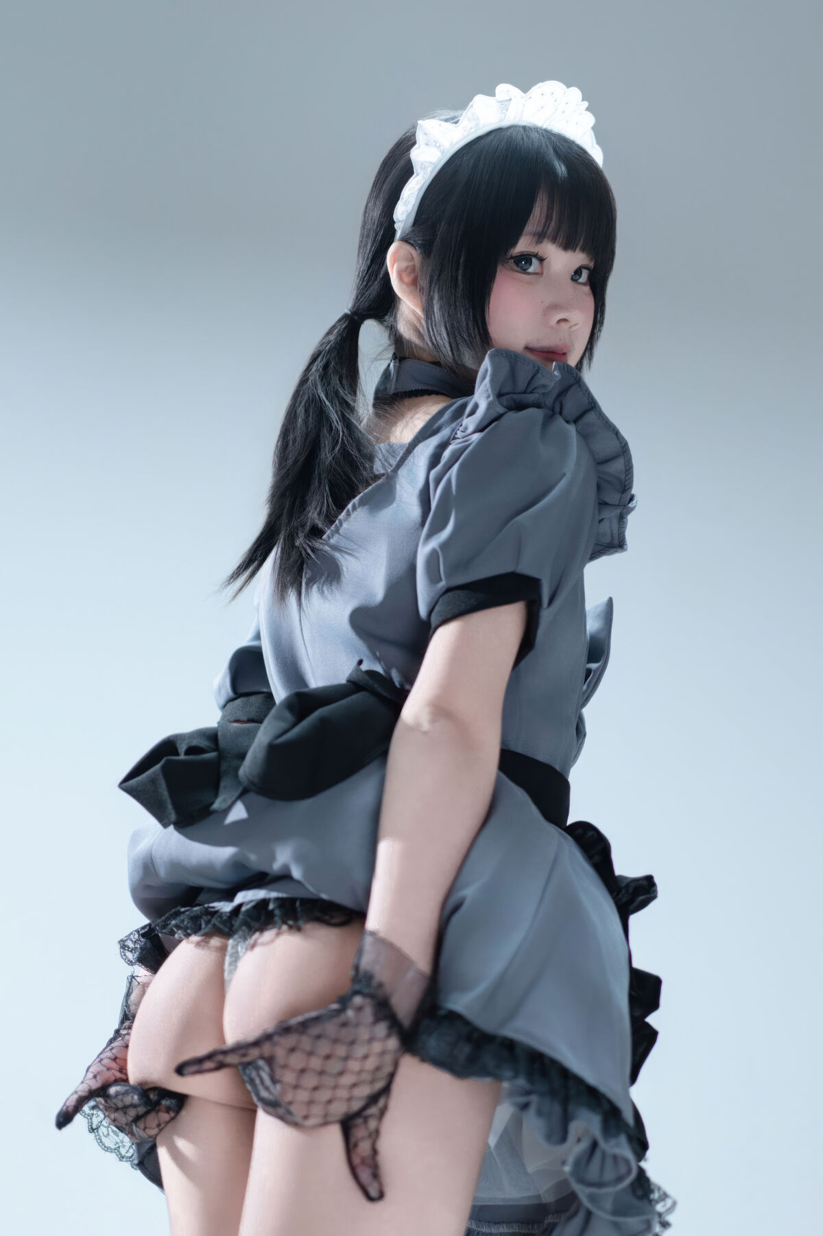 Coser@清水凪 - 手提箱与灰色女仆