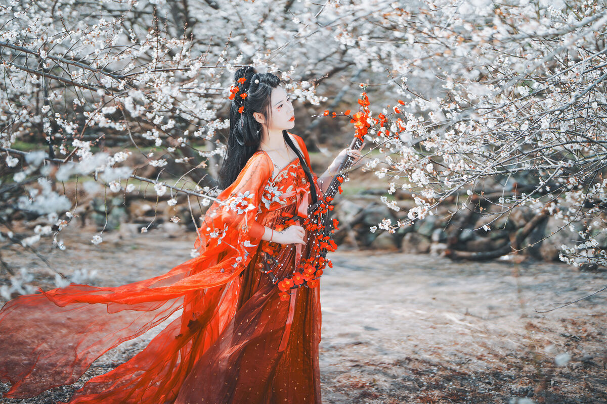 YiTuYu艺图语 Vol.10210 Qian Yue Mei You Yue