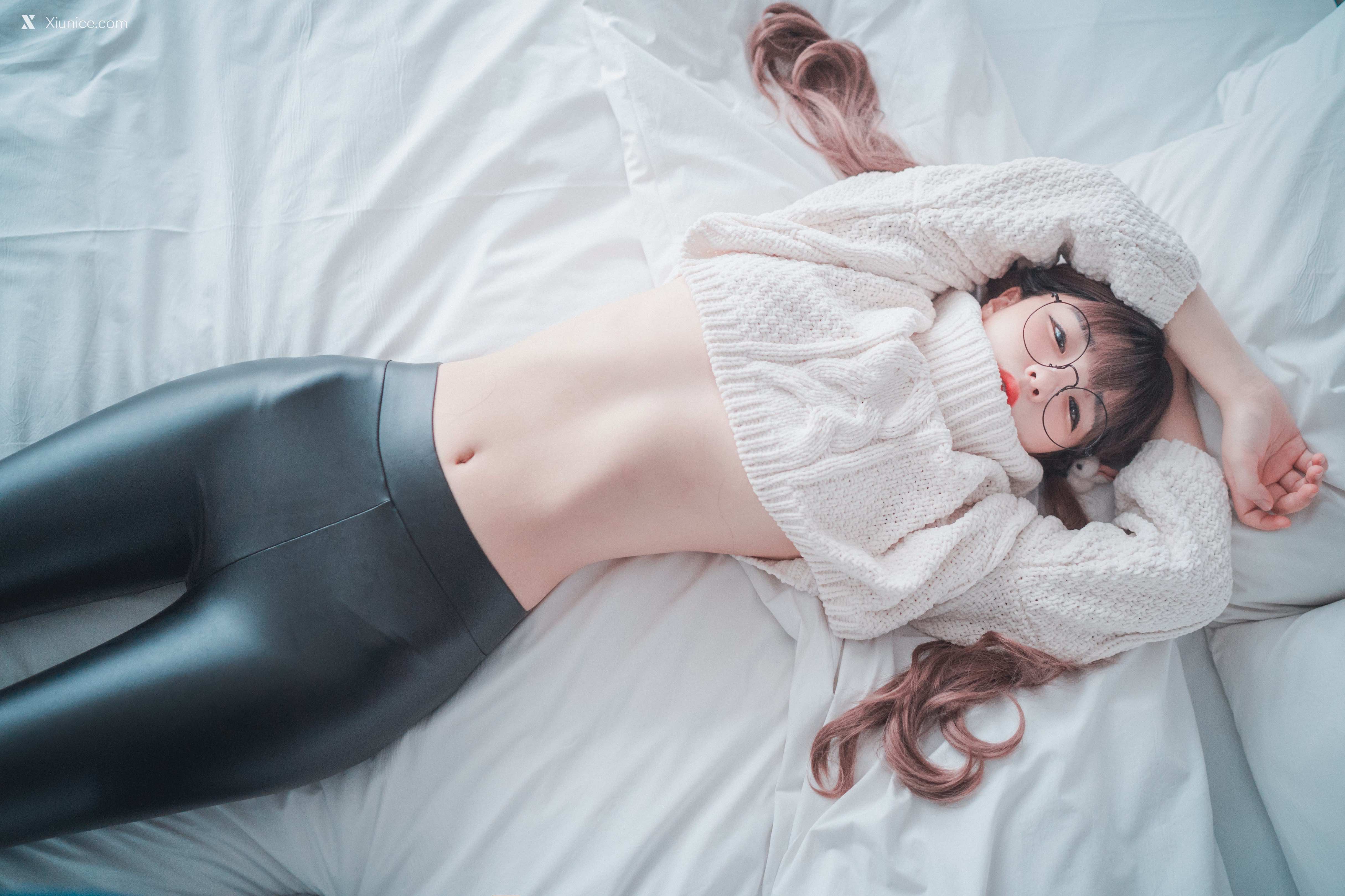 DJAWA Photo – Jeong Jenny (정제니) – Loose and Tight White 4K