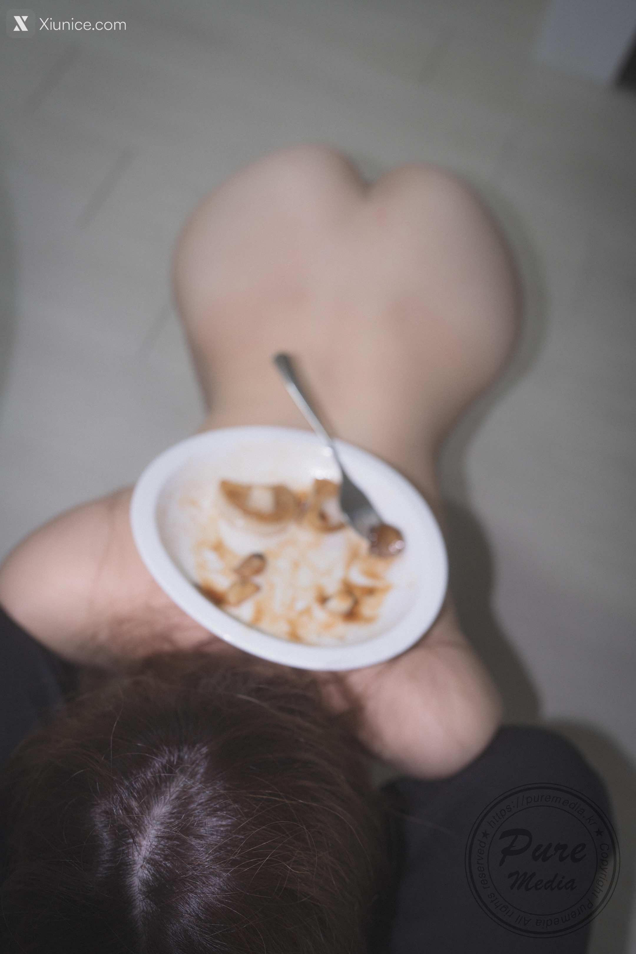 Pure Media Vol.265 Yeha (예하) – Hungry Bitch in The Stairwell 4K