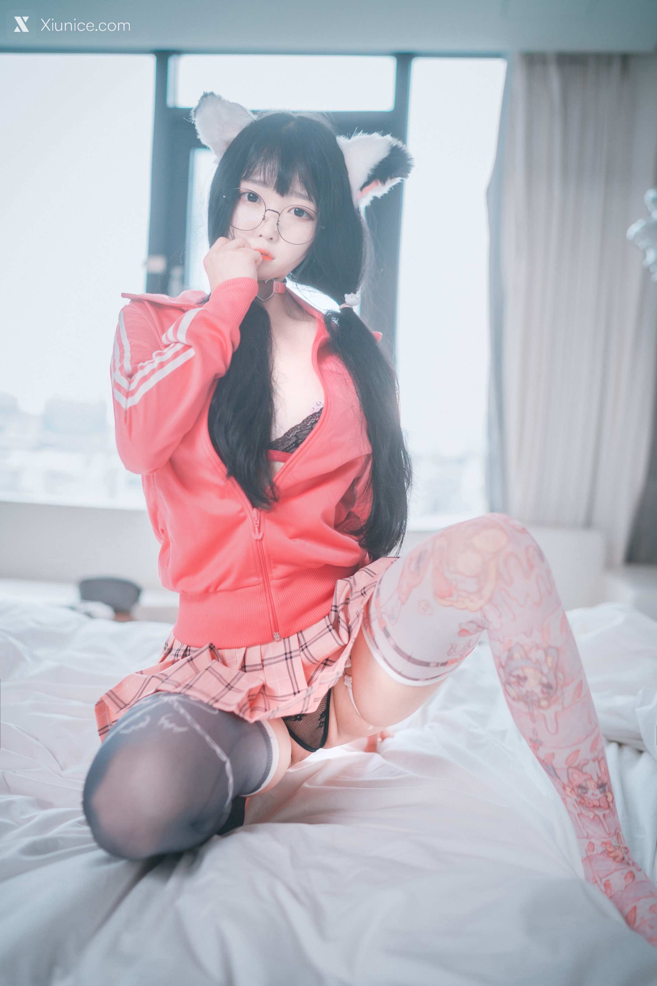 DJAWA Photo – Aram (아람) – “Hot Pink Jersey!” 4K