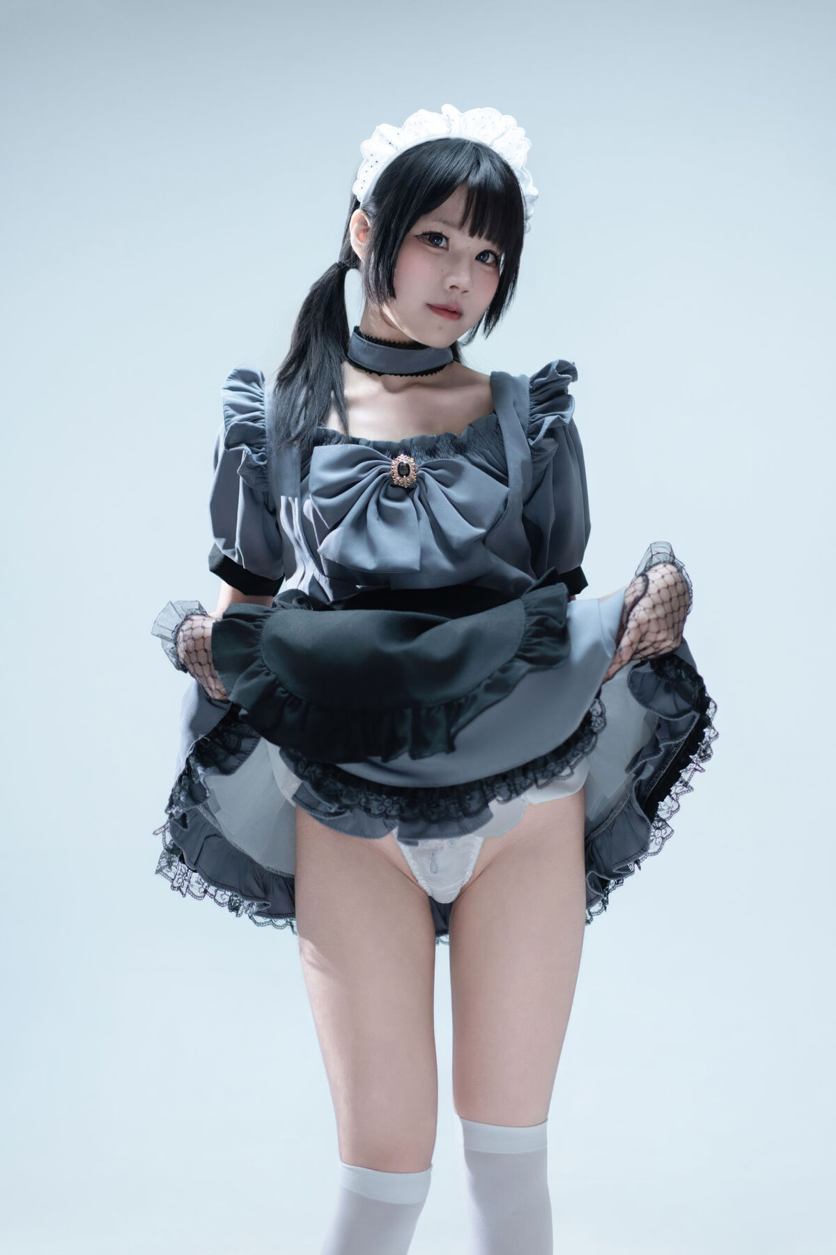Coser@清水凪 - 手提箱与灰色女仆