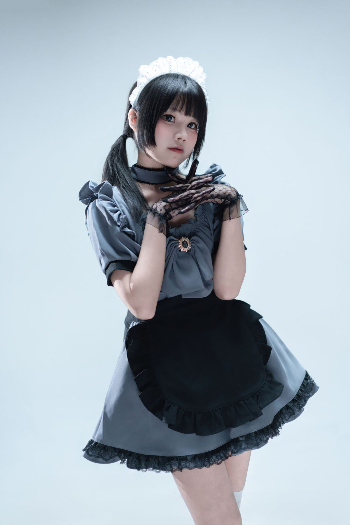 Coser@清水凪 - 手提箱与灰色女仆