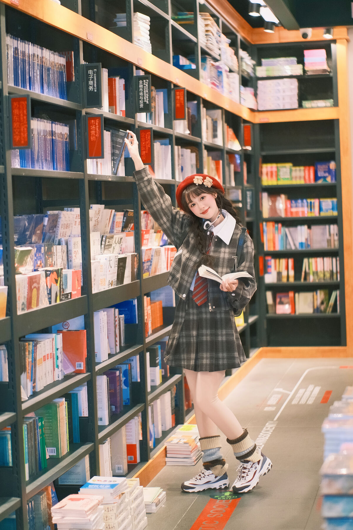 YiTuYu艺图语 Vol.9412 Xia Yu Xiao Nian