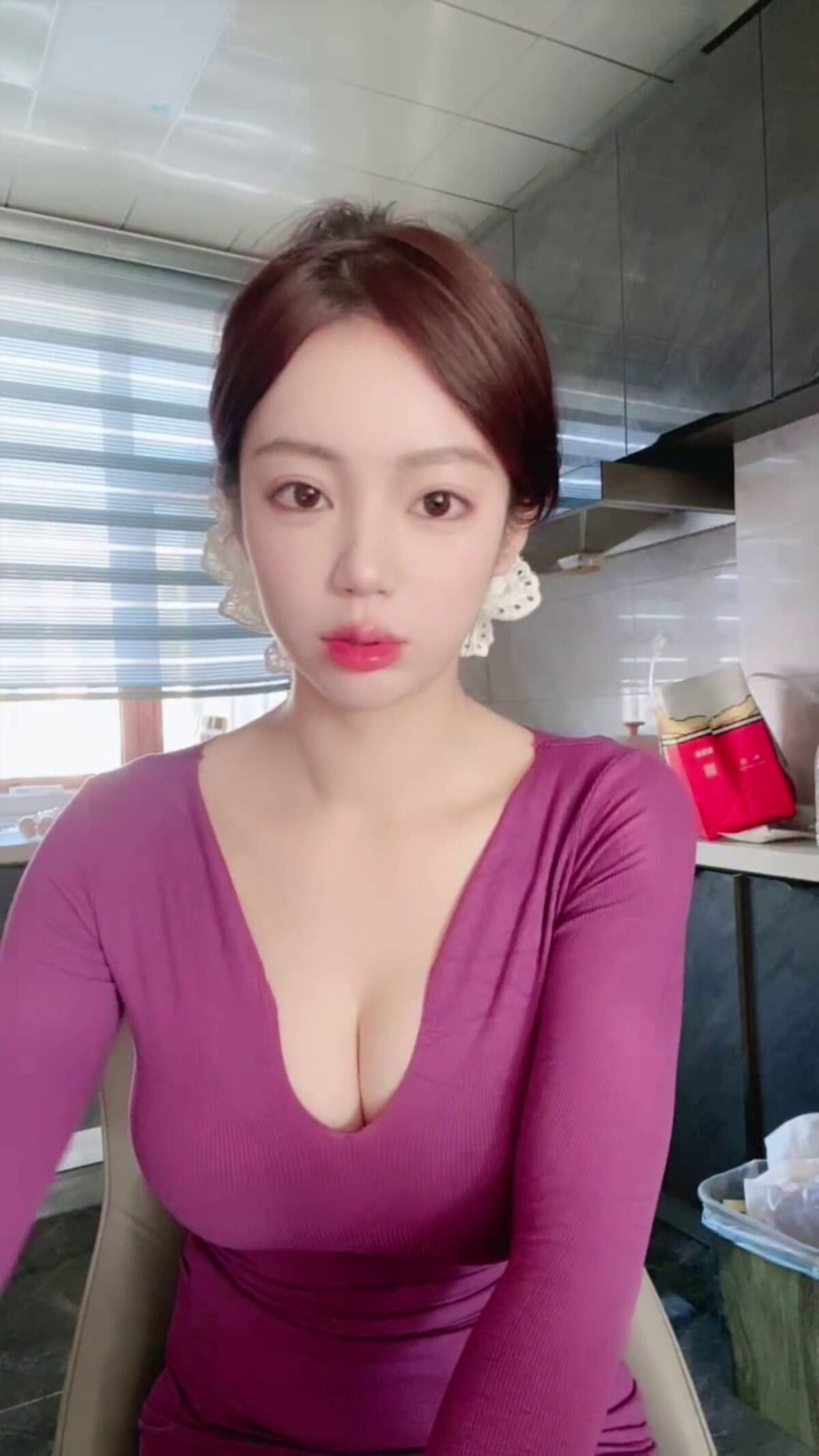 Mei Mei Zi Ya 美美子Ya - 多彩随缘播外围 上下真空诱惑 道具喷水秀 02