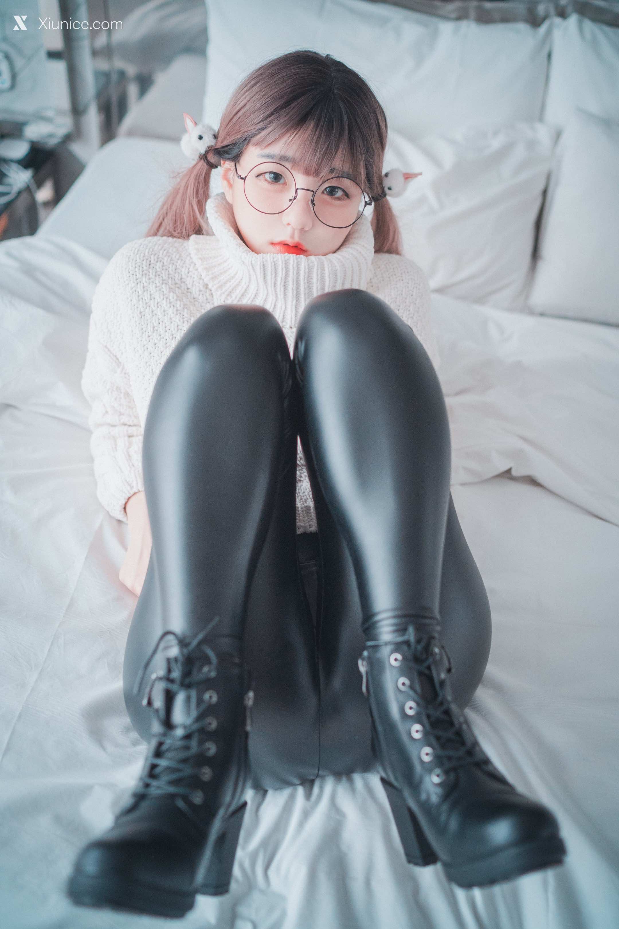 DJAWA Photo – Jeong Jenny (정제니) – Loose and Tight White 4K