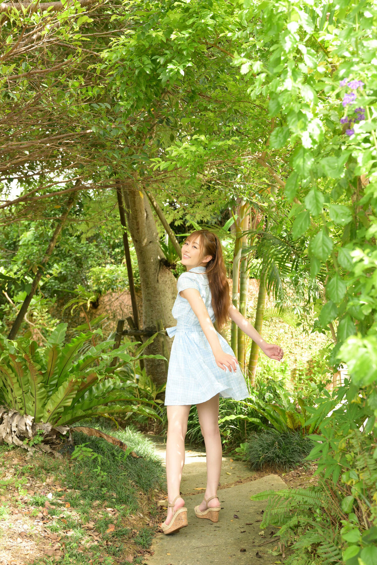 Hikari Aozora 青空ひかり - FRIDAYデジタル写真集 君とずっと Vol.1