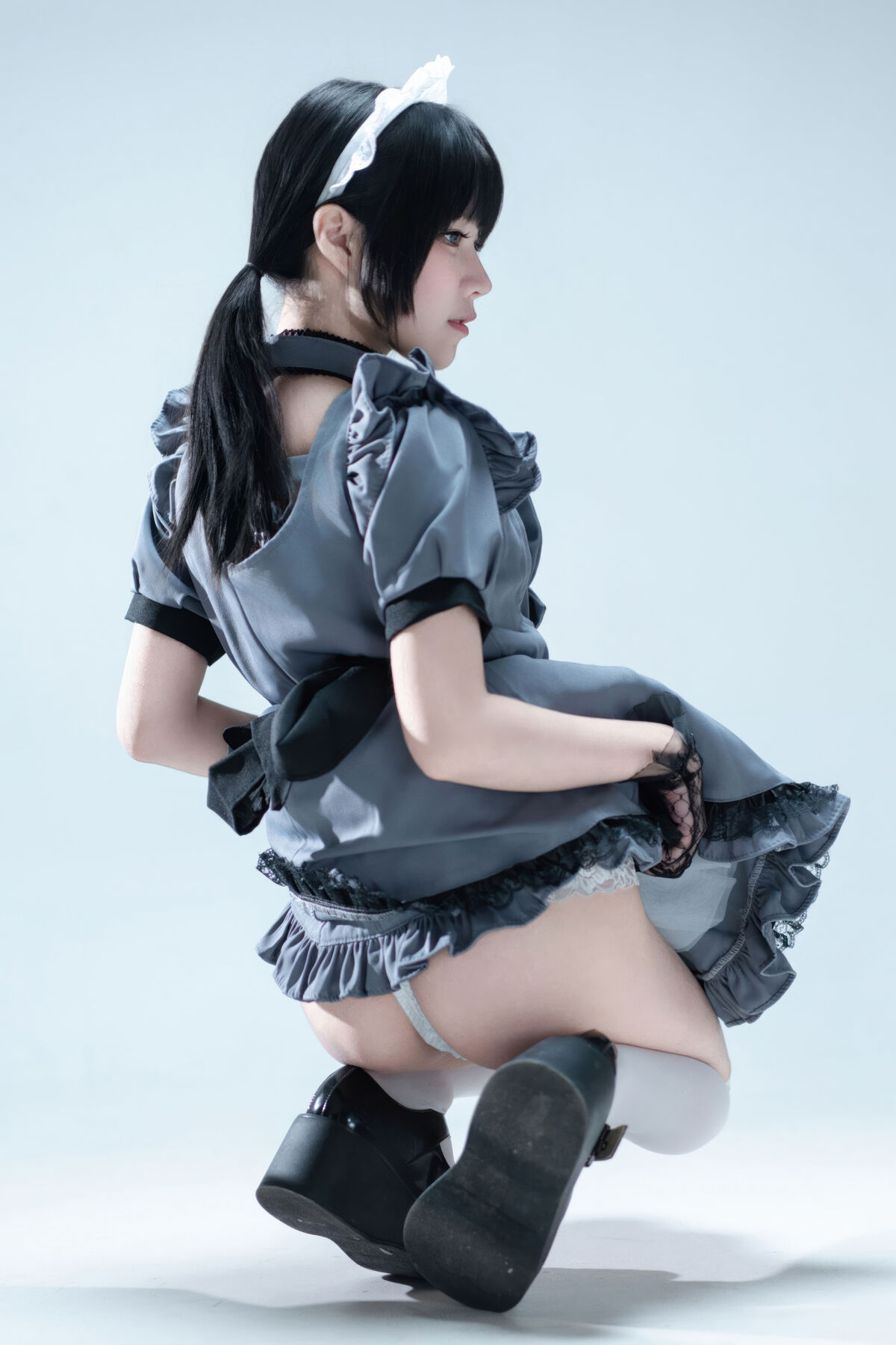 Coser@清水凪 - 手提箱与灰色女仆