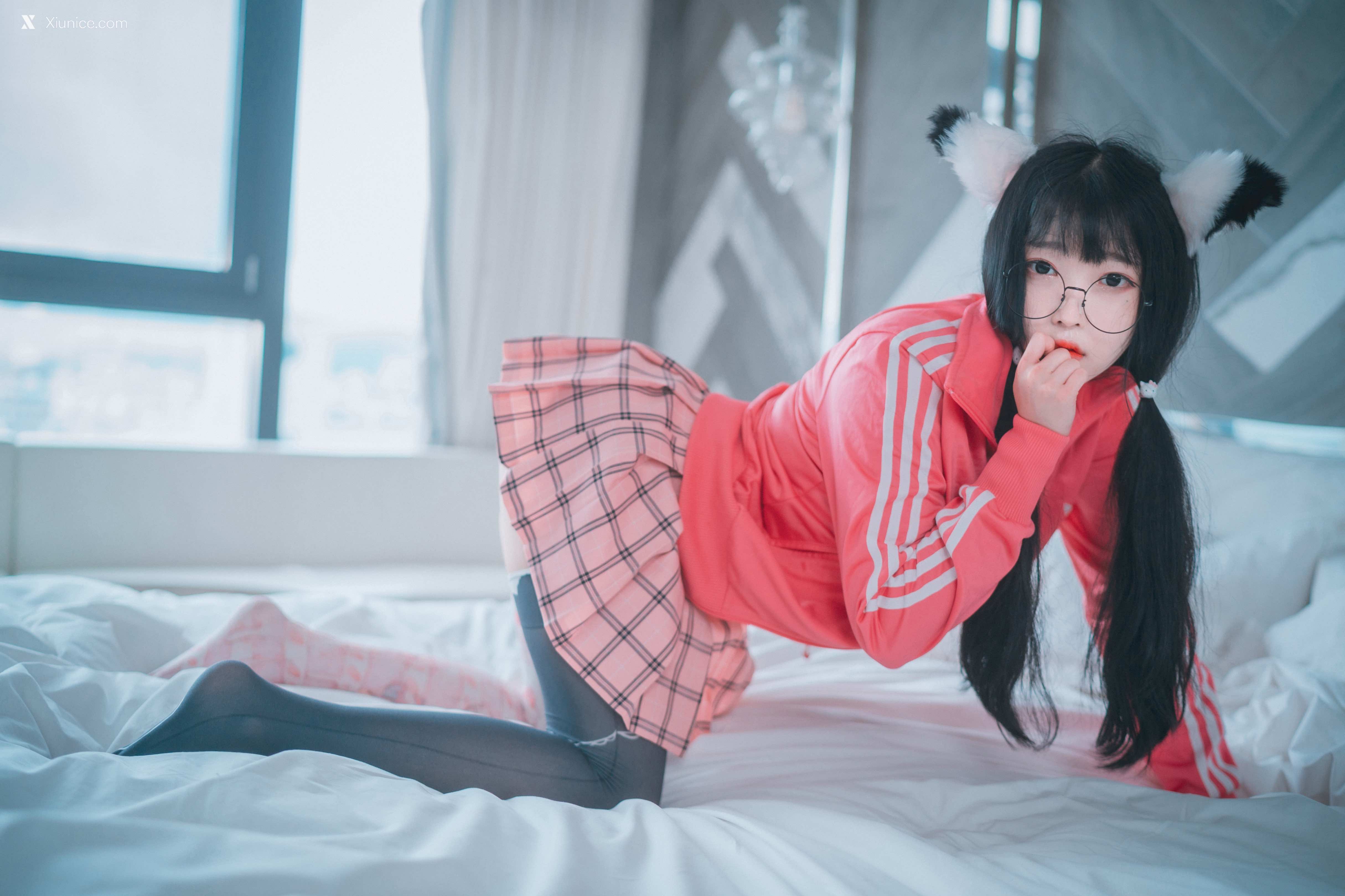 DJAWA Photo – Aram (아람) – “Hot Pink Jersey!” 4K