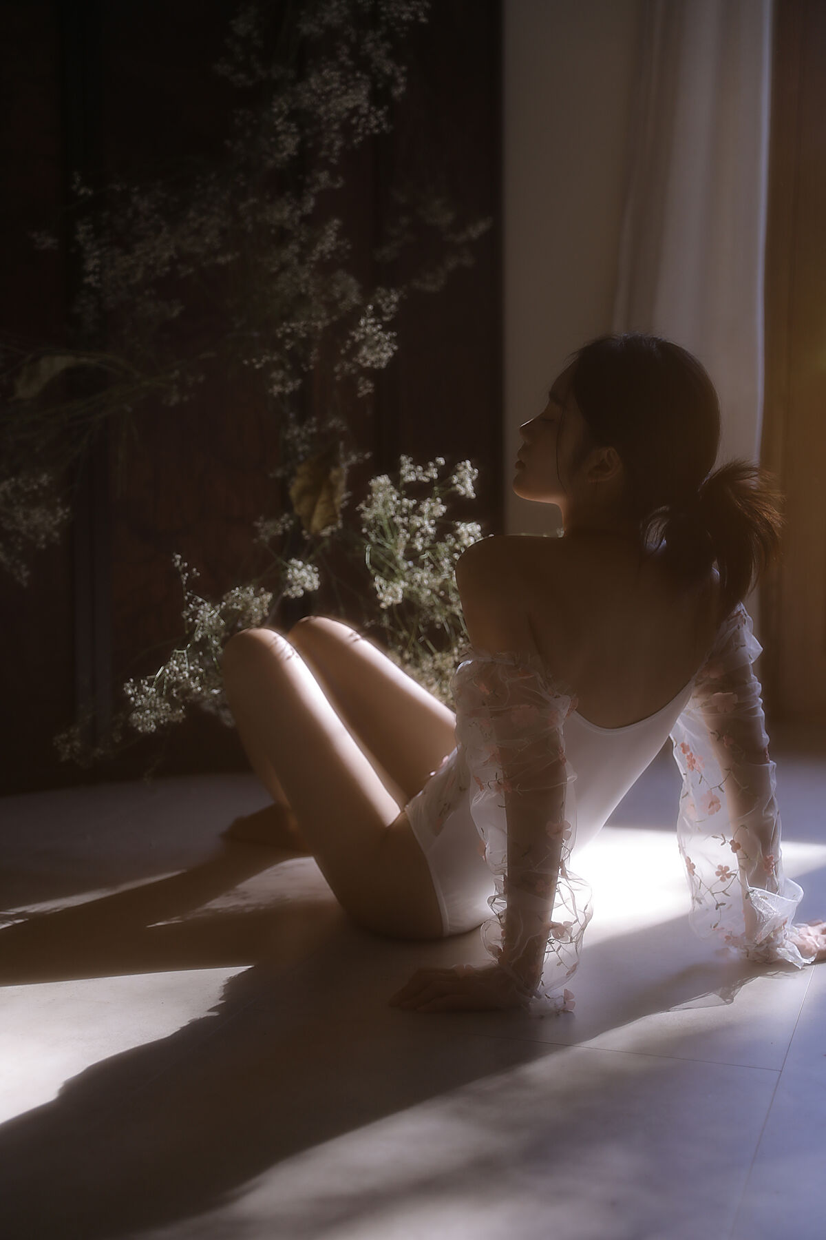 YiTuYu艺图语 Vol.10130 Liu Liu