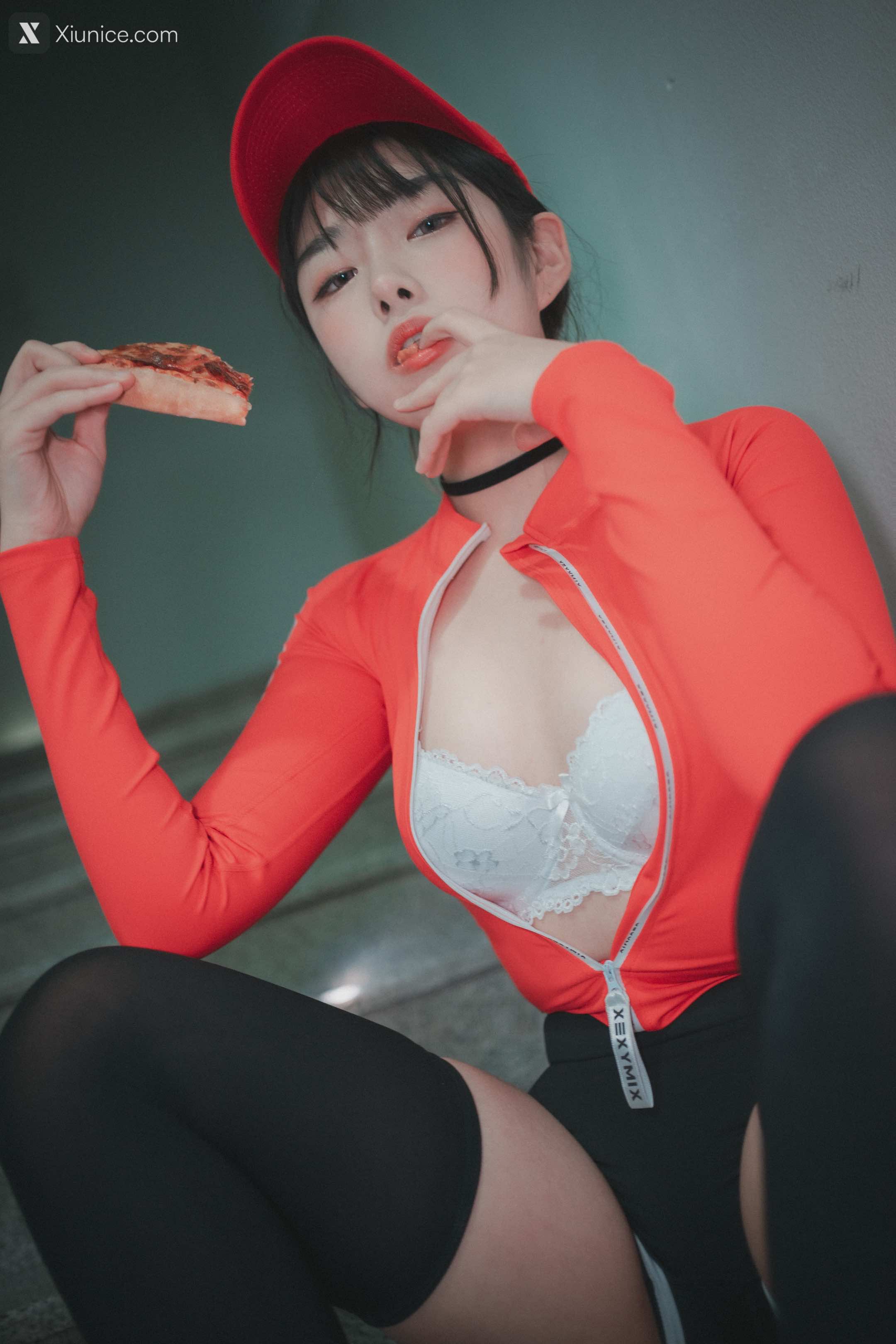 DJAWA Photo – Sonson (손손) – Pizza Girl 4K