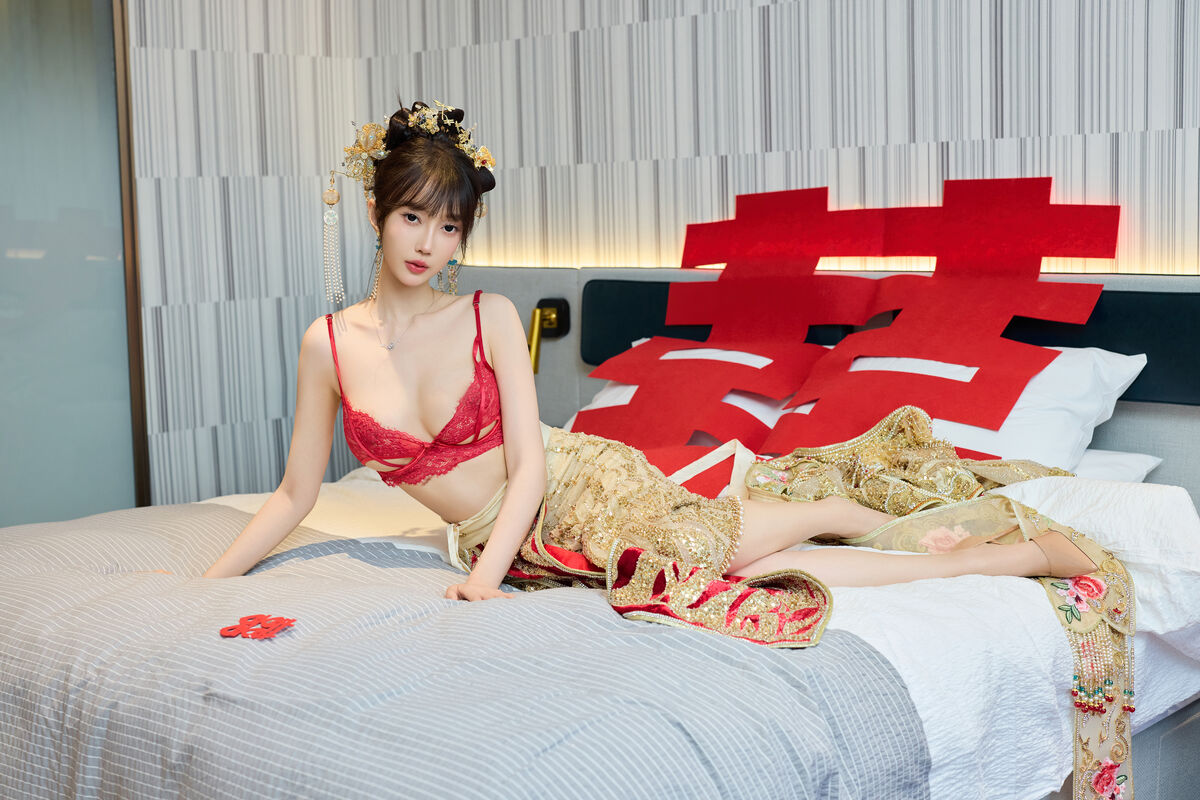 内购无水印 Yue Er Yue Er 玥儿玥er - 秀人网模特 性感秀禾服