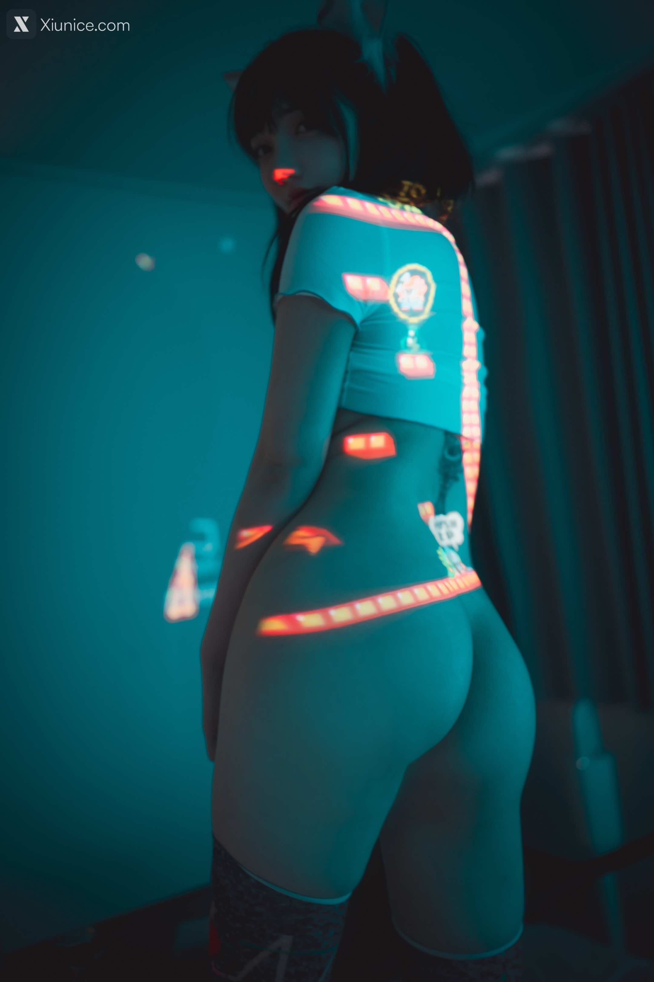 DJAWA Photo – Son Ye-Eun (손예은) – Retro Gaming Girl 4K