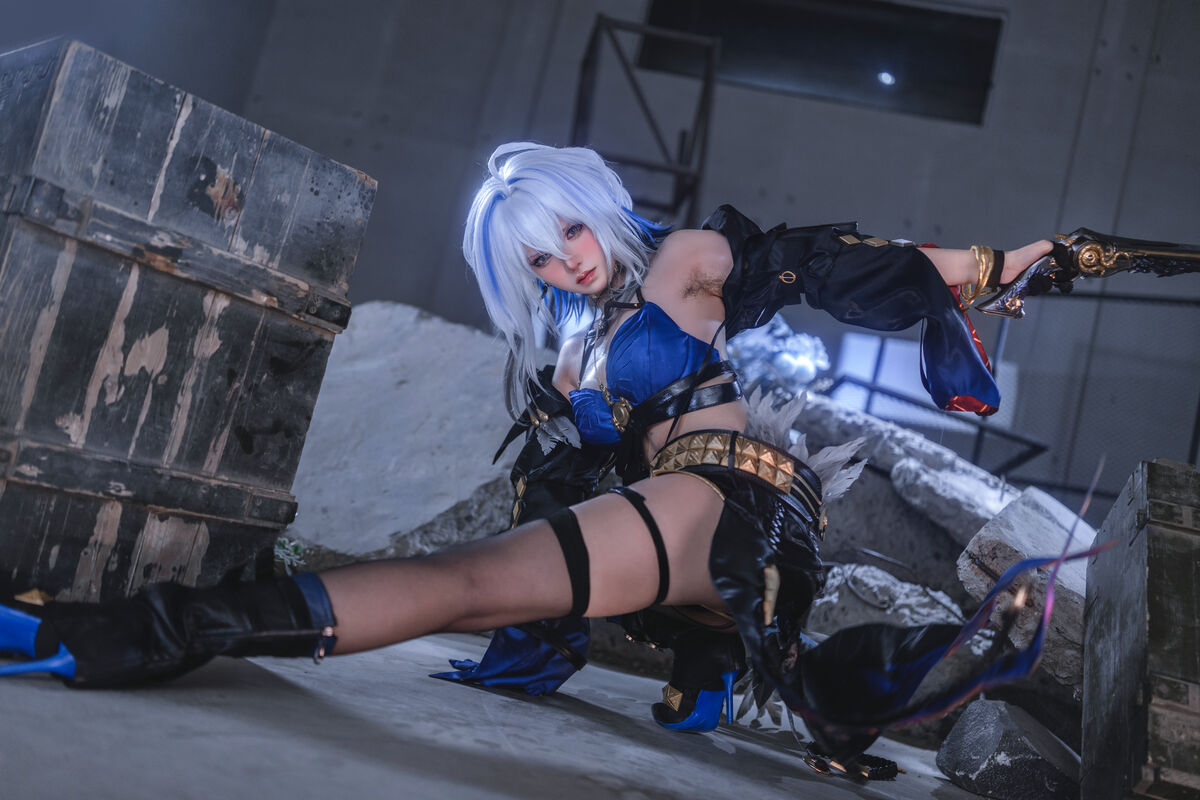 Coser@阿薰kaOri - 鸣潮 嘉贝莉娜 Part01