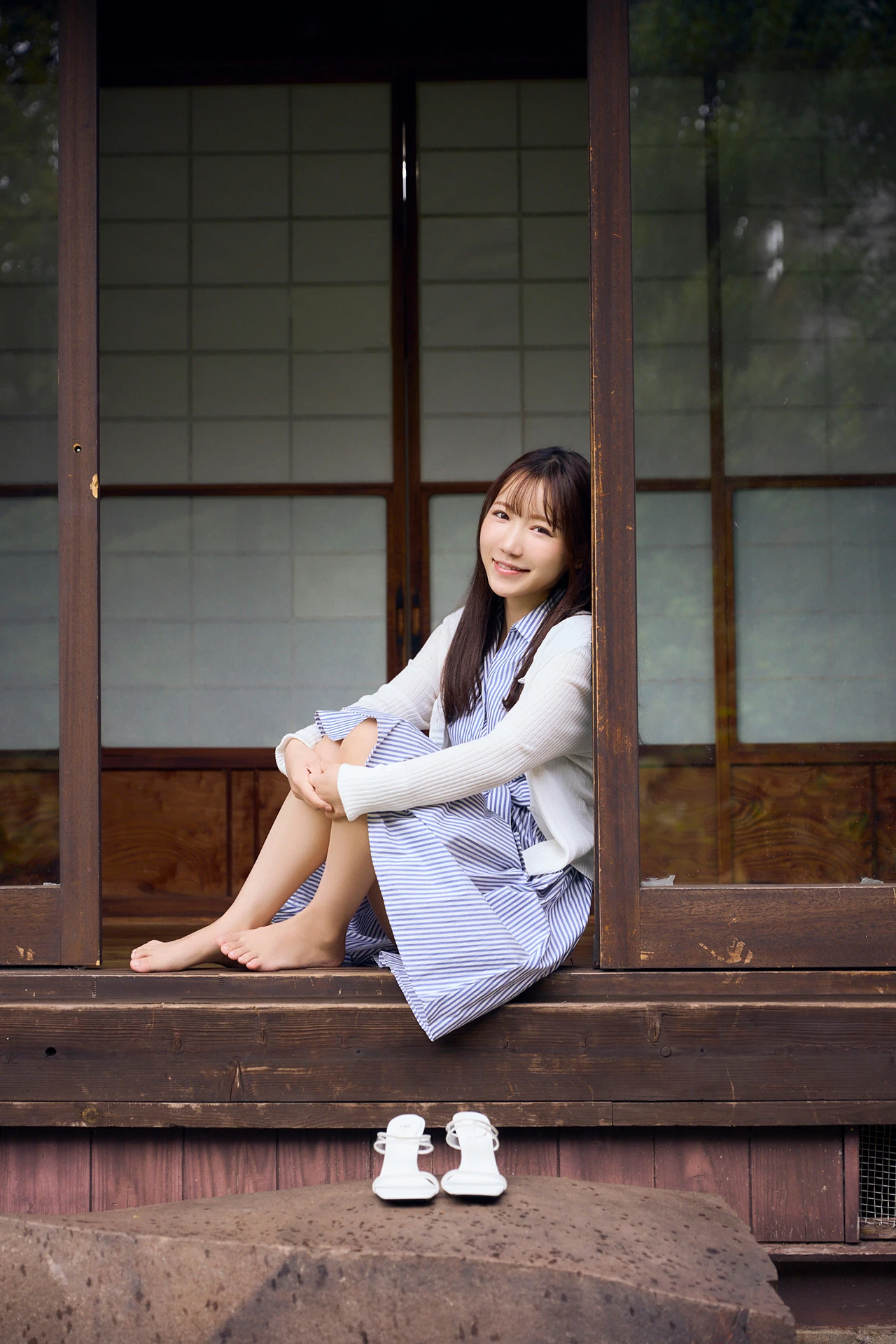 Marin Mita 三田真鈴, FLASHデジタル写真集 「見たらダメ」