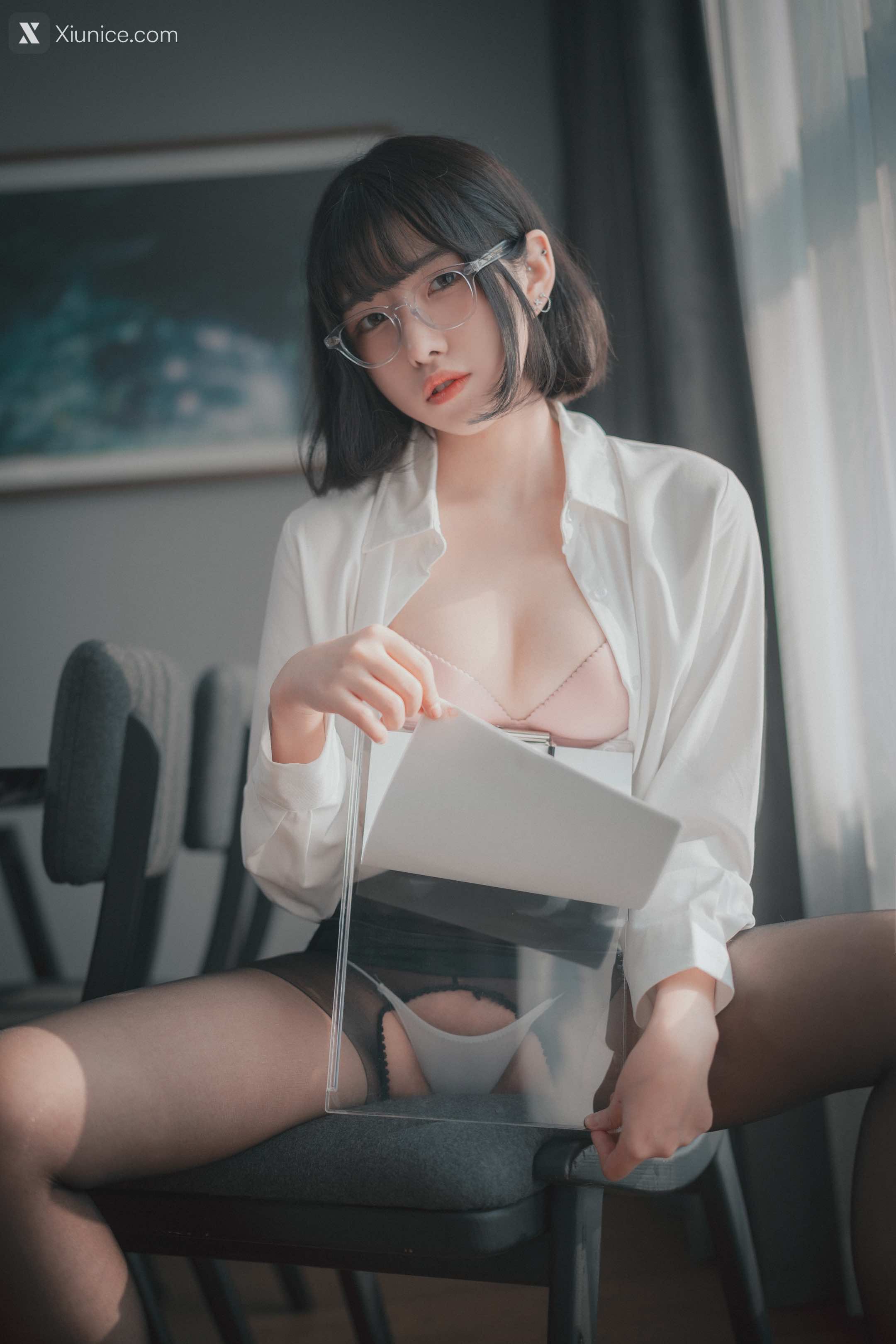 DJAWA Photo – Sonson (손손) – “Need Your Approval” 4K