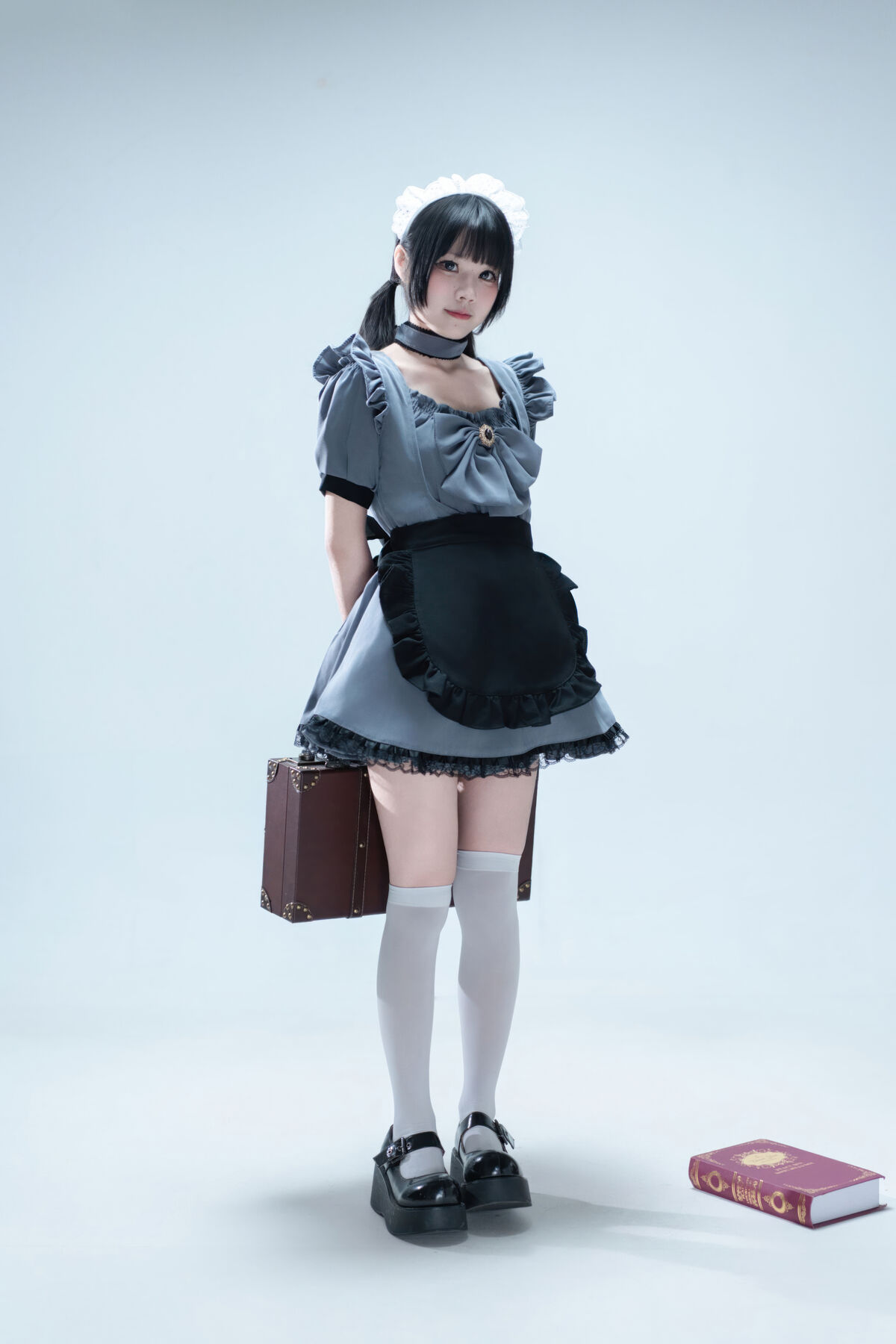 Coser@清水凪 - 手提箱与灰色女仆