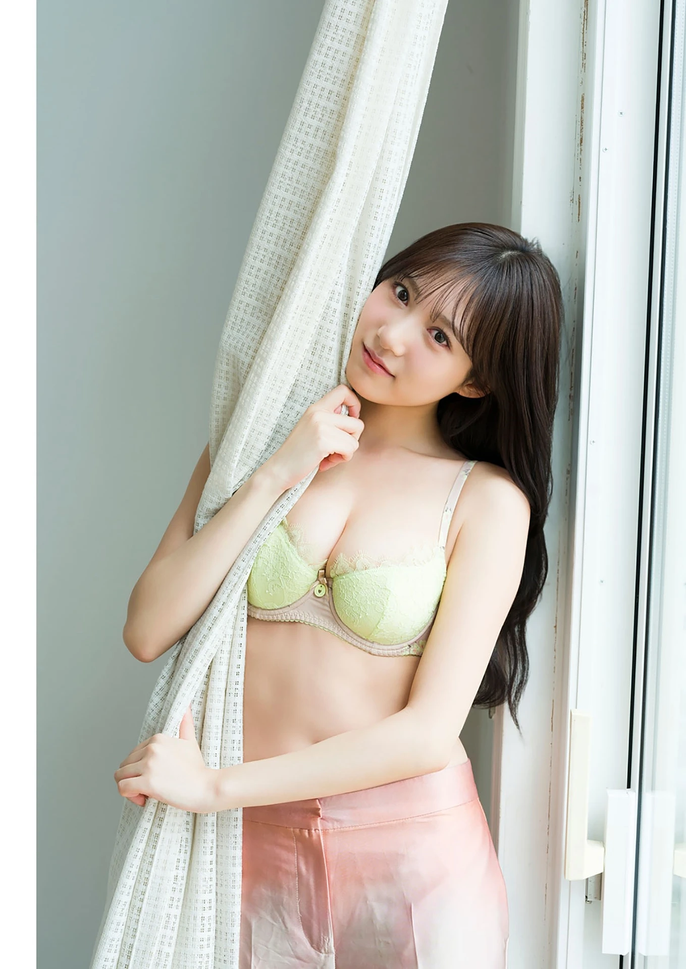 Sumire Yokono 横野すみれ, 写真集 「きみと、すみれ。」