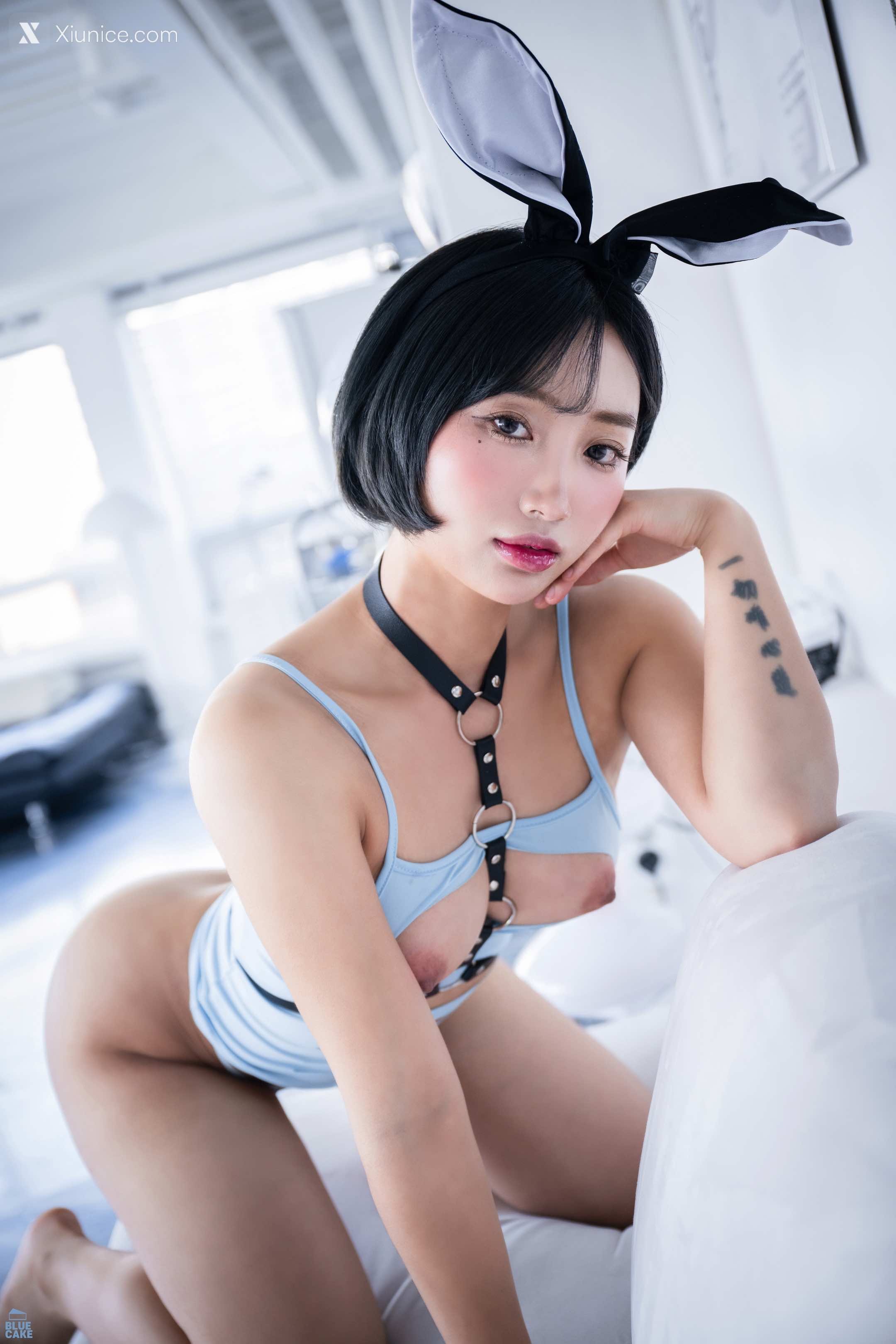 BLUECAKE Booty Queen – Rabbit Sky RED+ 4K