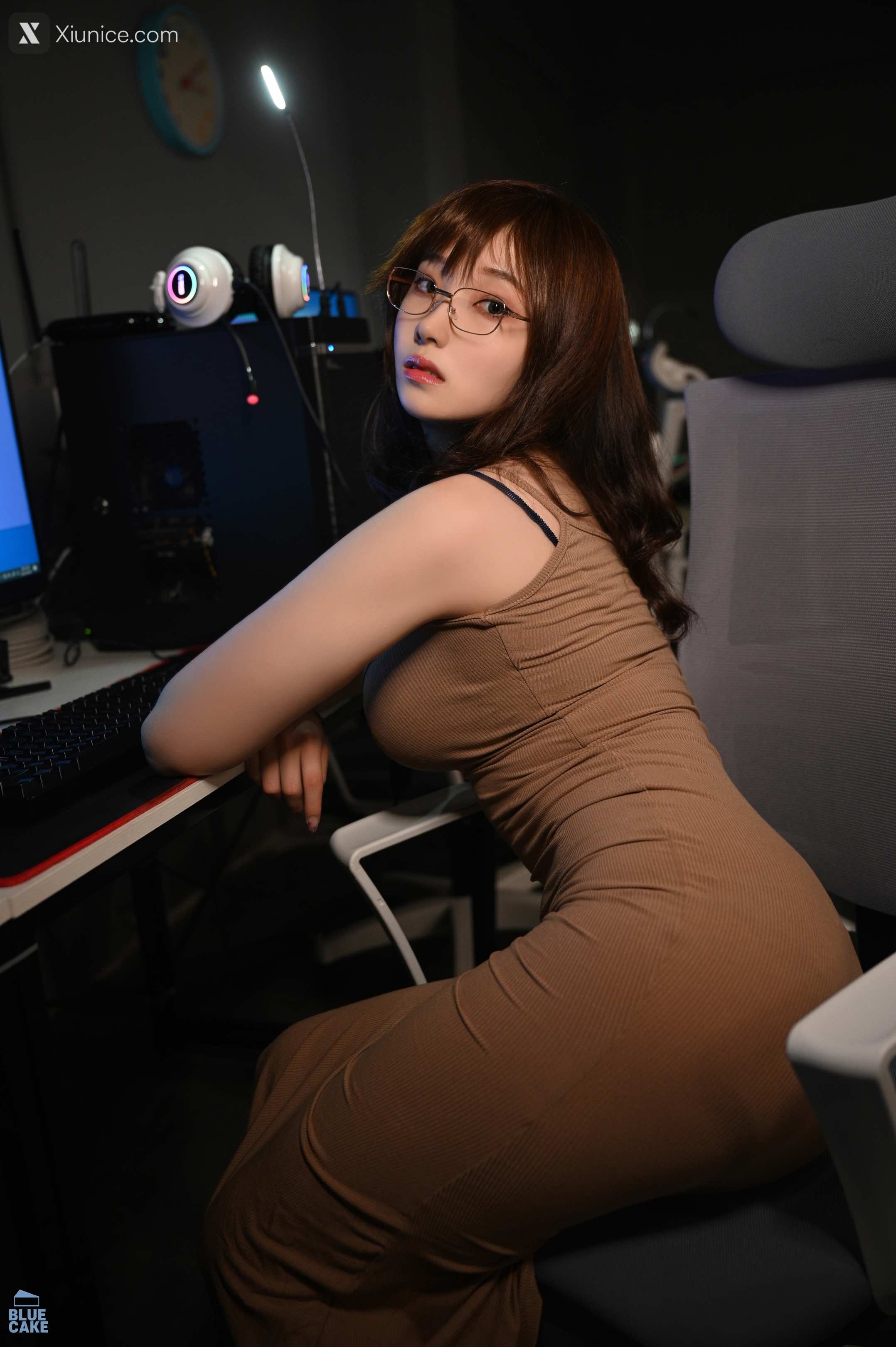 BLUECAKE Bambi (보미) – PC Room Alba 4K