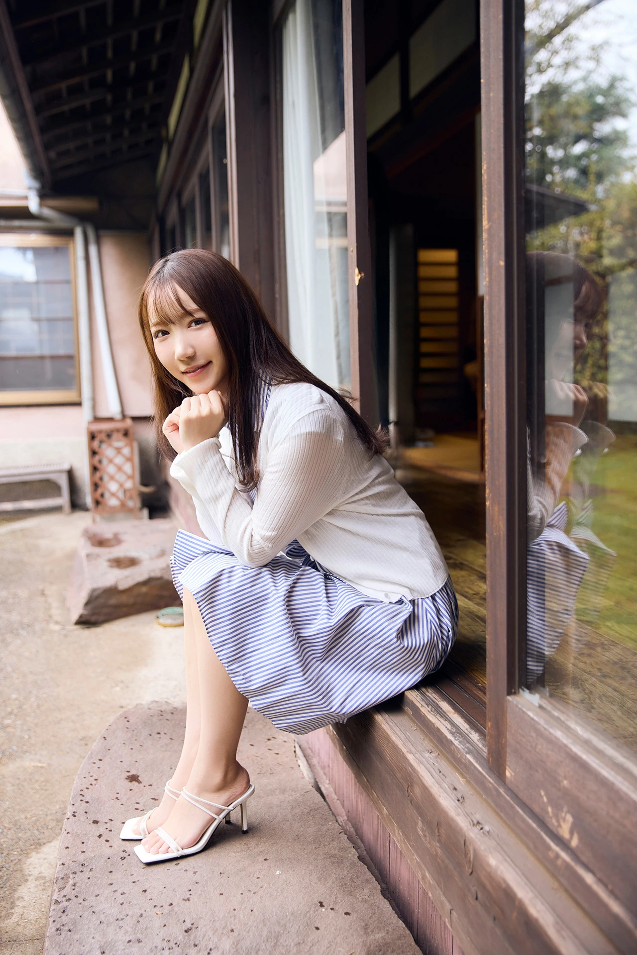 Marin Mita 三田真鈴, FLASHデジタル写真集 「見たらダメ」