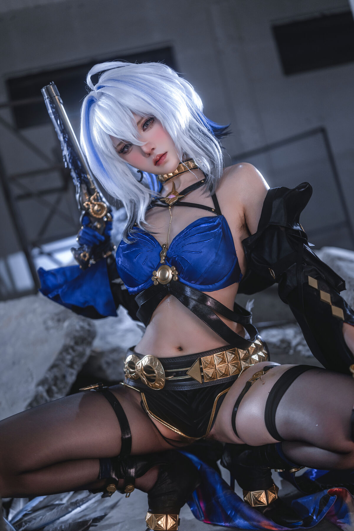 Coser@阿薰kaOri - 鸣潮 嘉贝莉娜 Part01