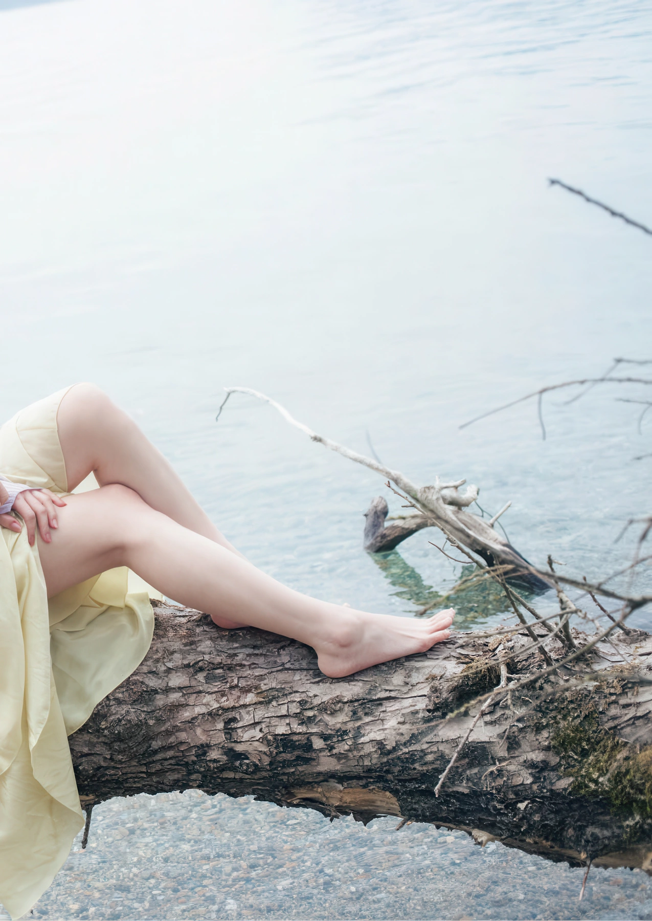 Saika Kawakita 河北彩伽, 写真集 増ページ デジタル特装版 『うたかたの花』