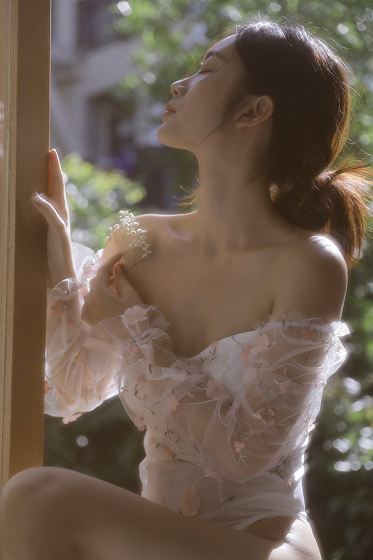 YiTuYu艺图语 Vol.10130 Liu Liu