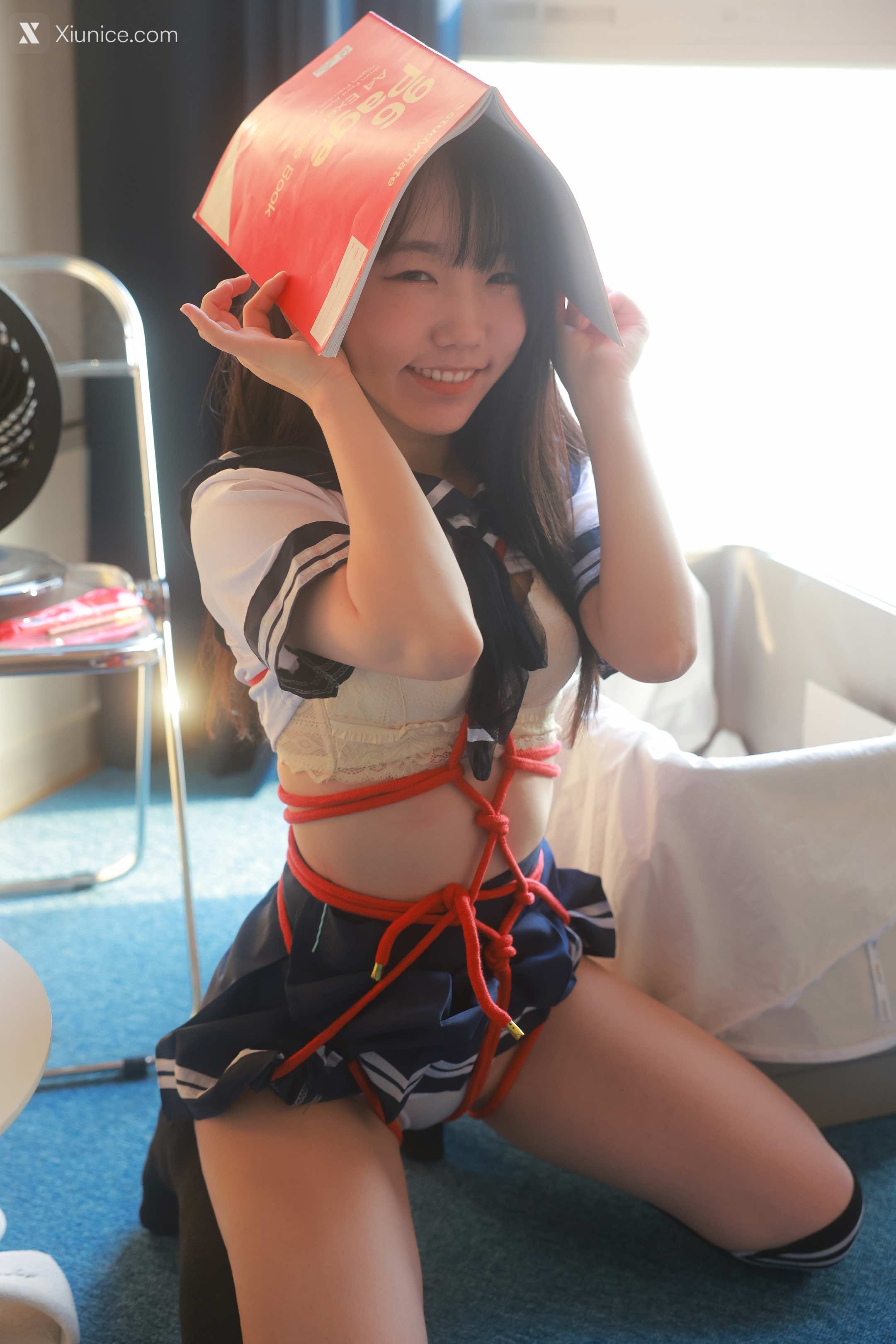 SweetBox Yeri – Packaging Girl 4K