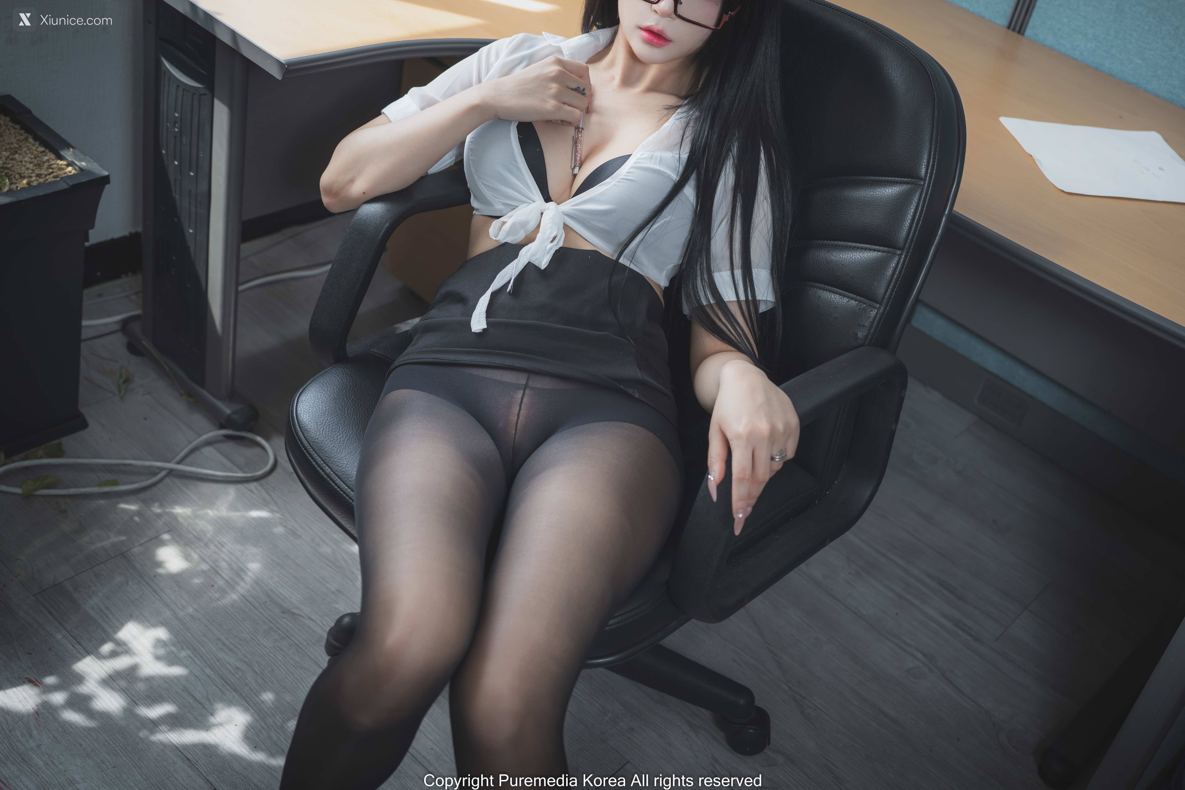 Pure Media Vol.182 Bomi (보미) – Bomistry’s Office 4K