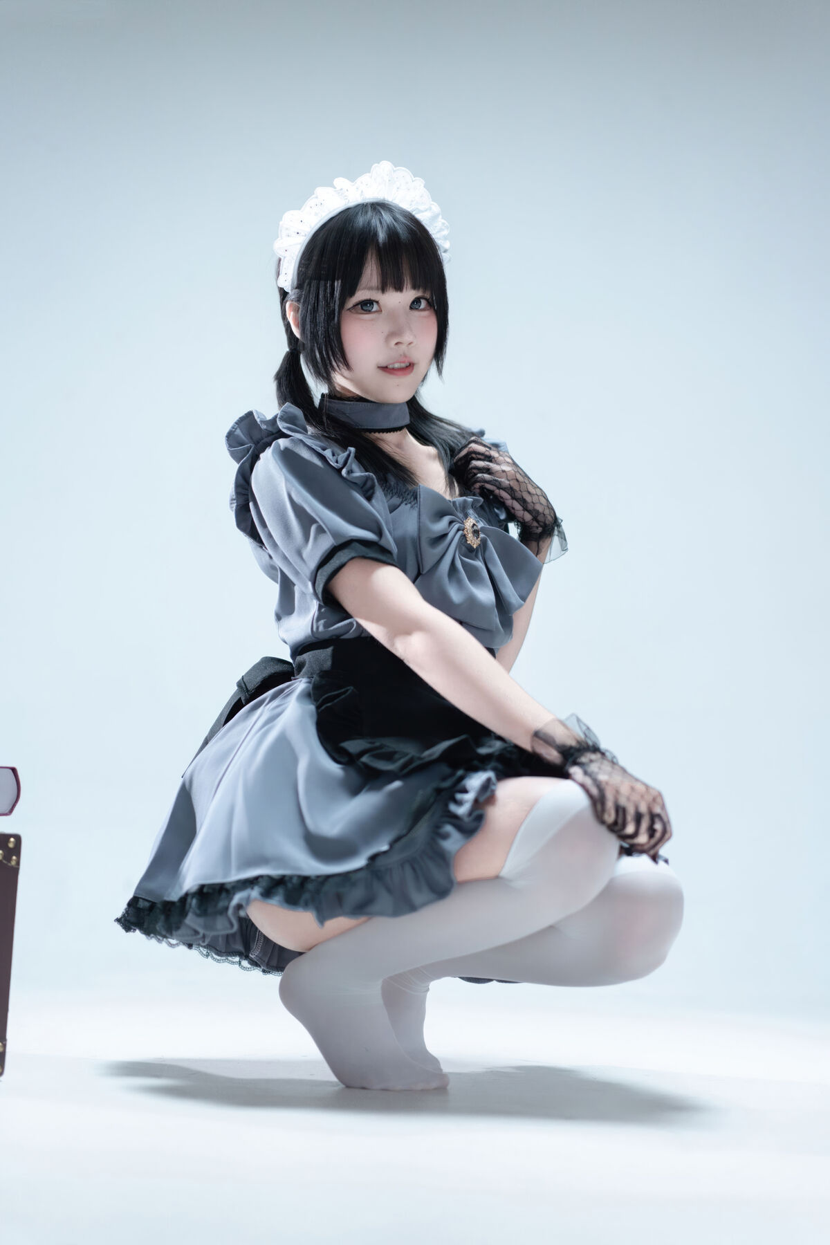 Coser@清水凪 - 手提箱与灰色女仆