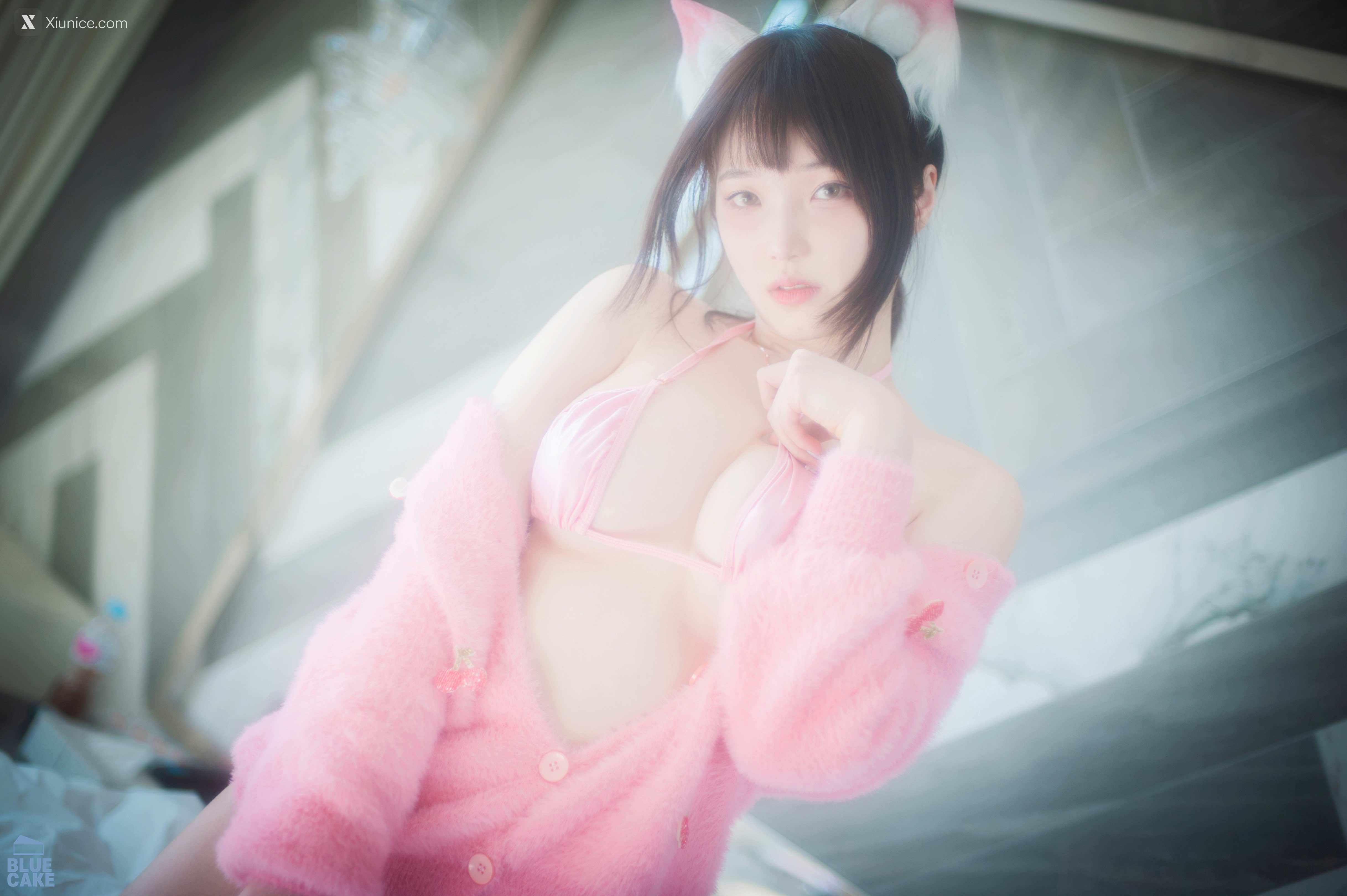 BLUECAKE Bambi (밤비) – Naughty Cats Pink & Mint RED 4K