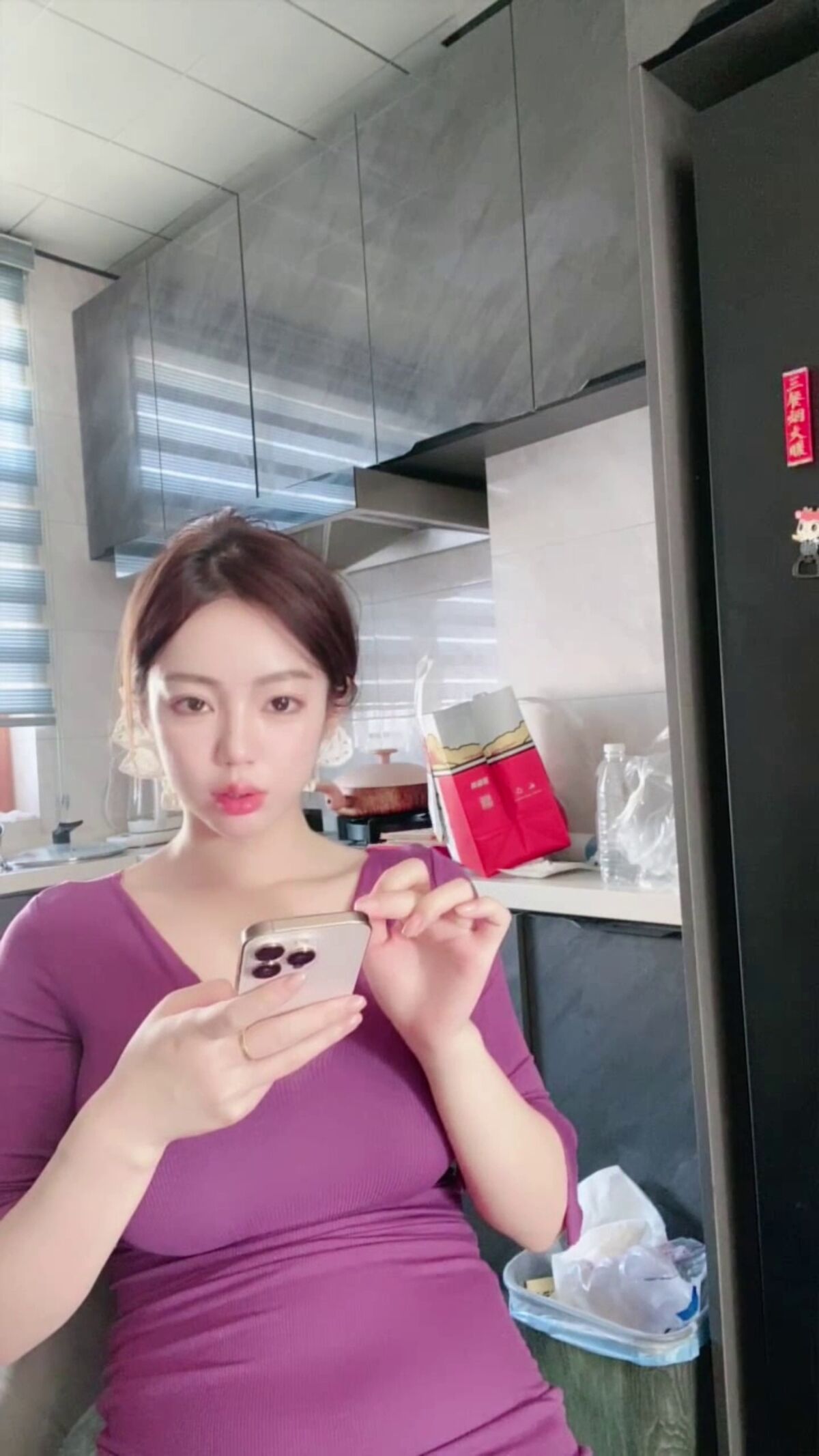 Mei Mei Zi Ya 美美子Ya - 多彩随缘播外围 上下真空诱惑 道具喷水秀 02