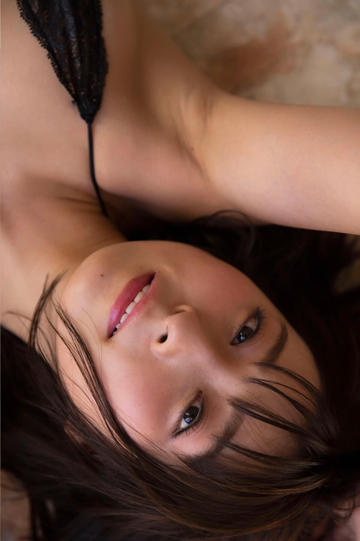 Saki Ogata 緒方咲 - 君のその長い脚で踏まれたい ギルドデジタル写真集 Part01