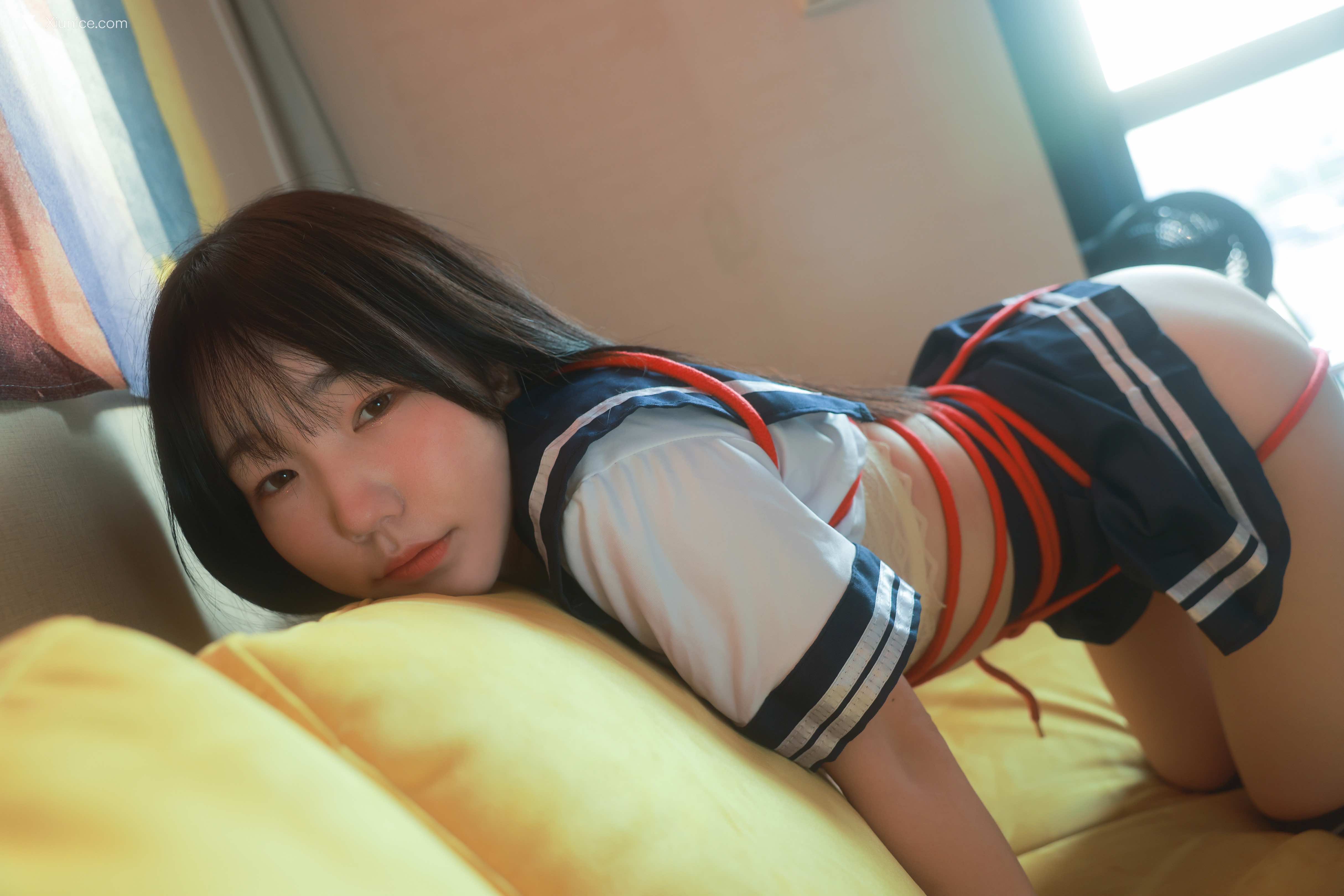 SweetBox Yeri – Packaging Girl 4K