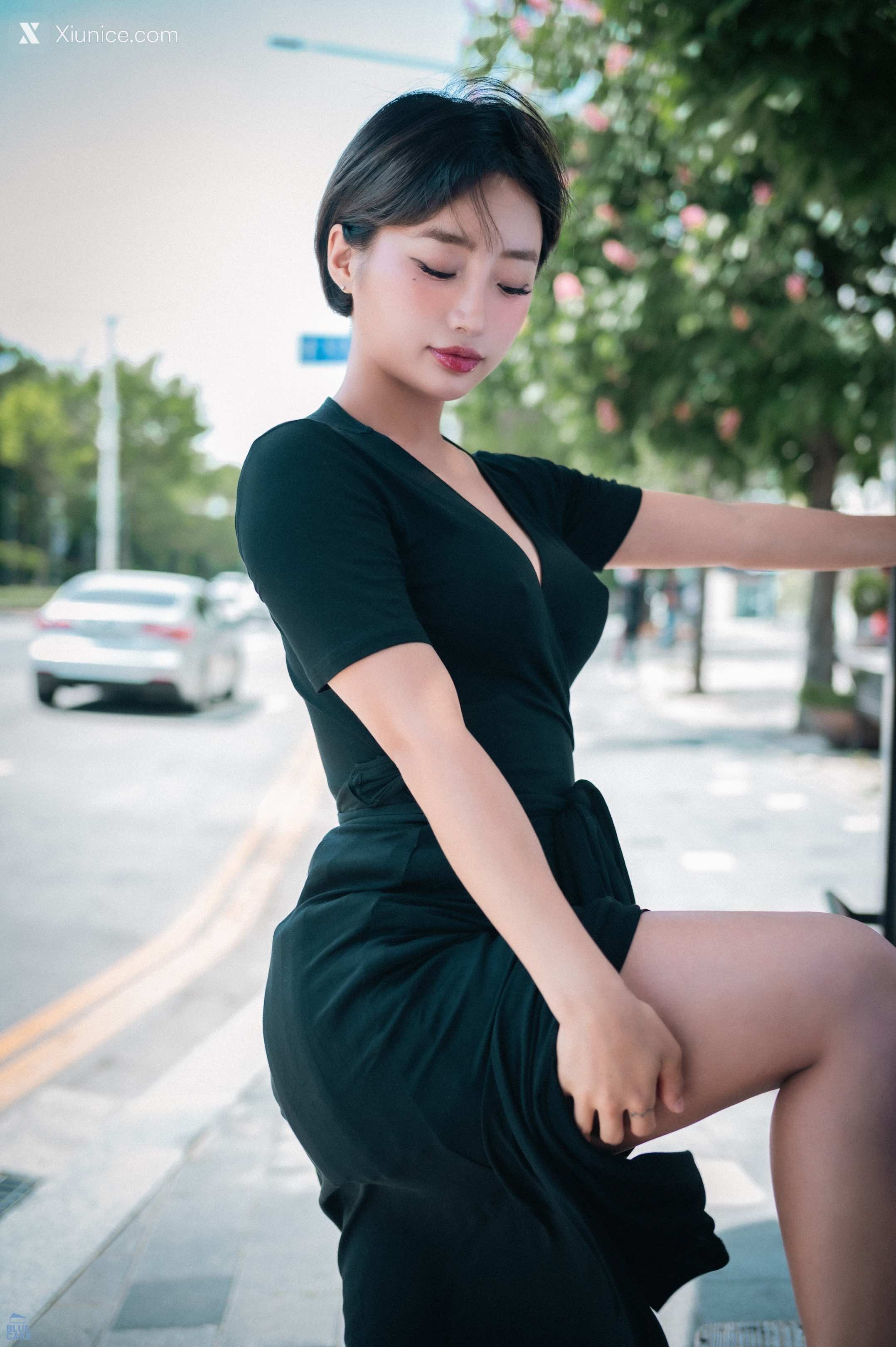 BLUECAKE Booty Queen – Walk in The Park 4K