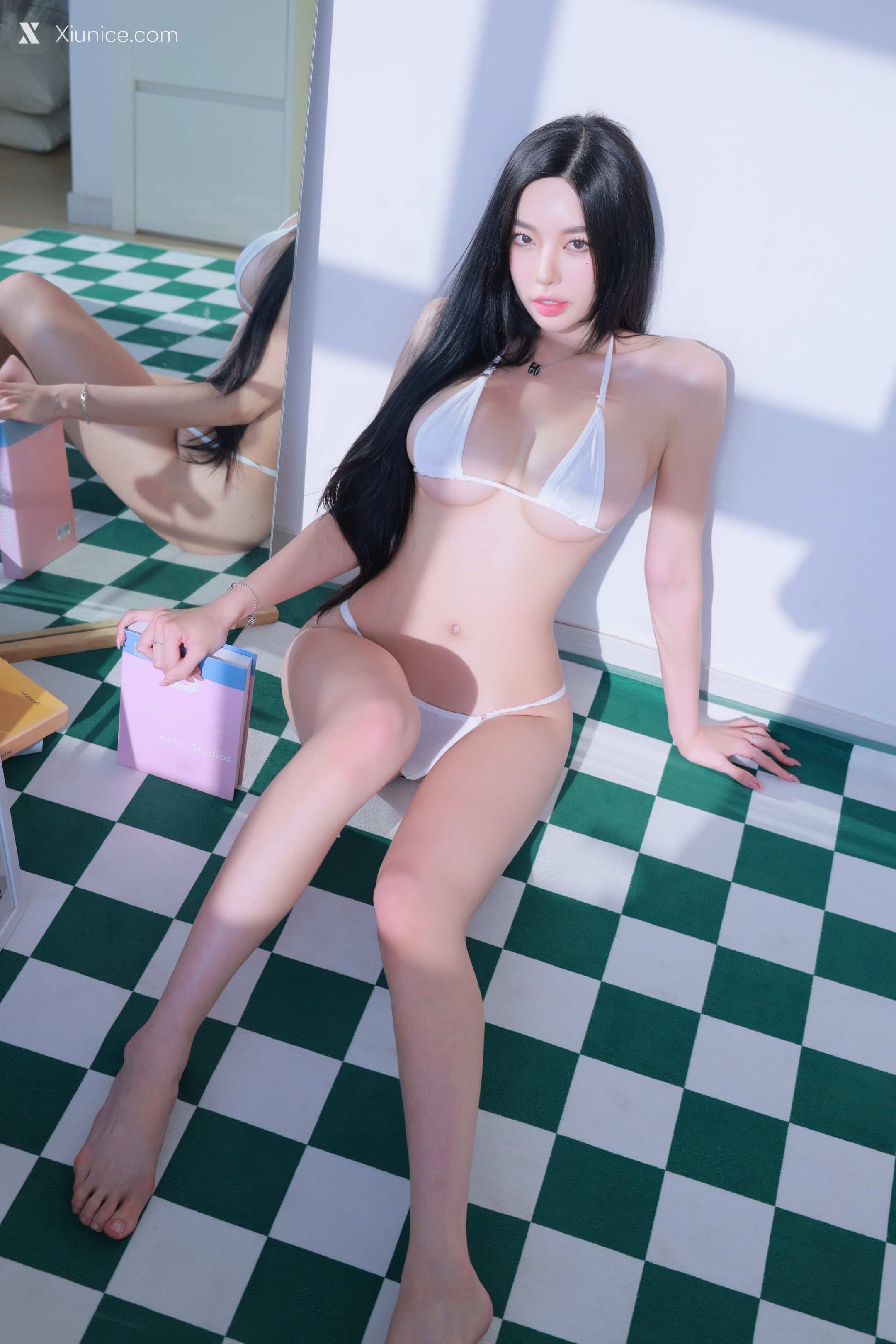 Dongeuran (동그란) – Micro Bikini 4K