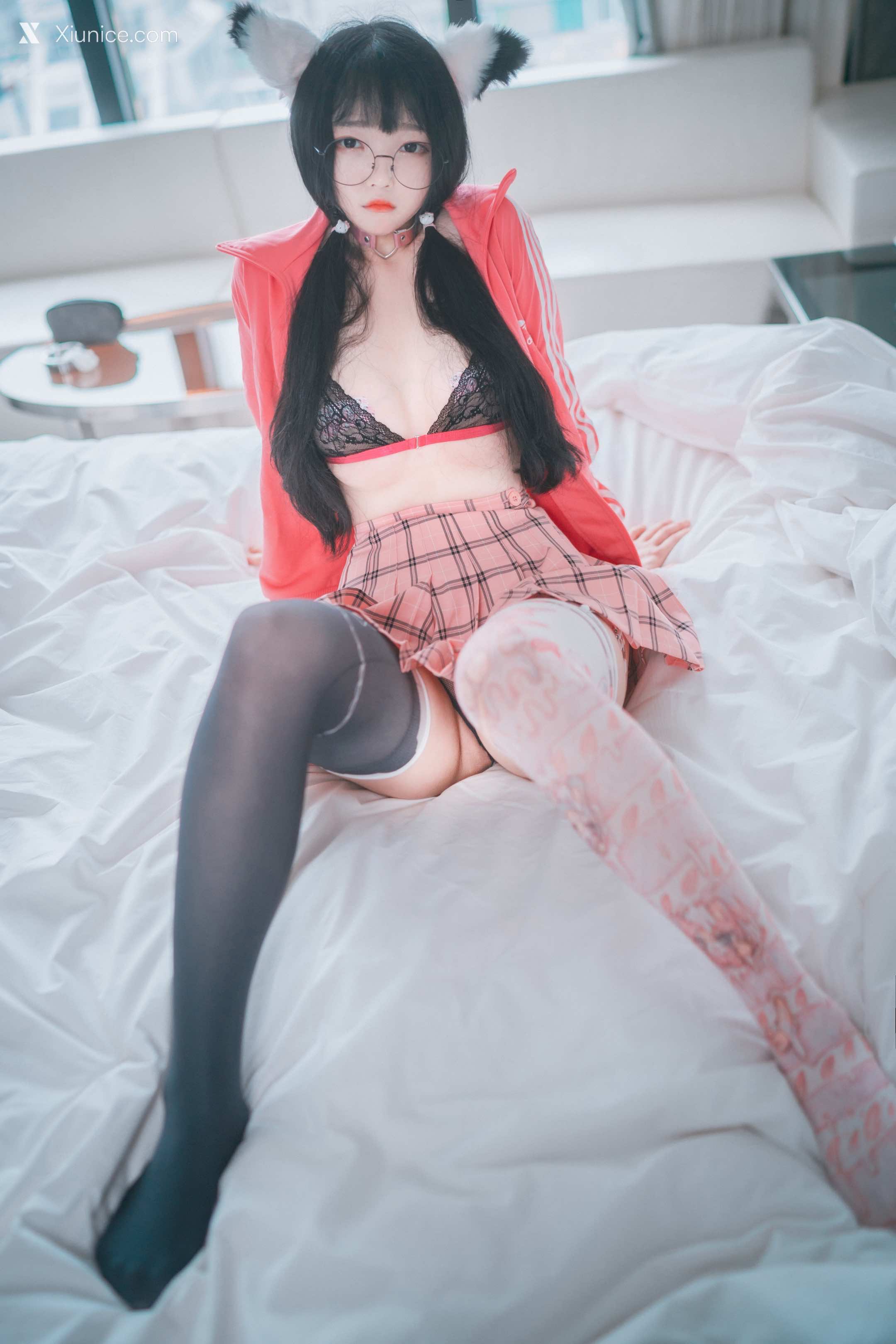 DJAWA Photo – Aram (아람) – “Hot Pink Jersey!” 4K