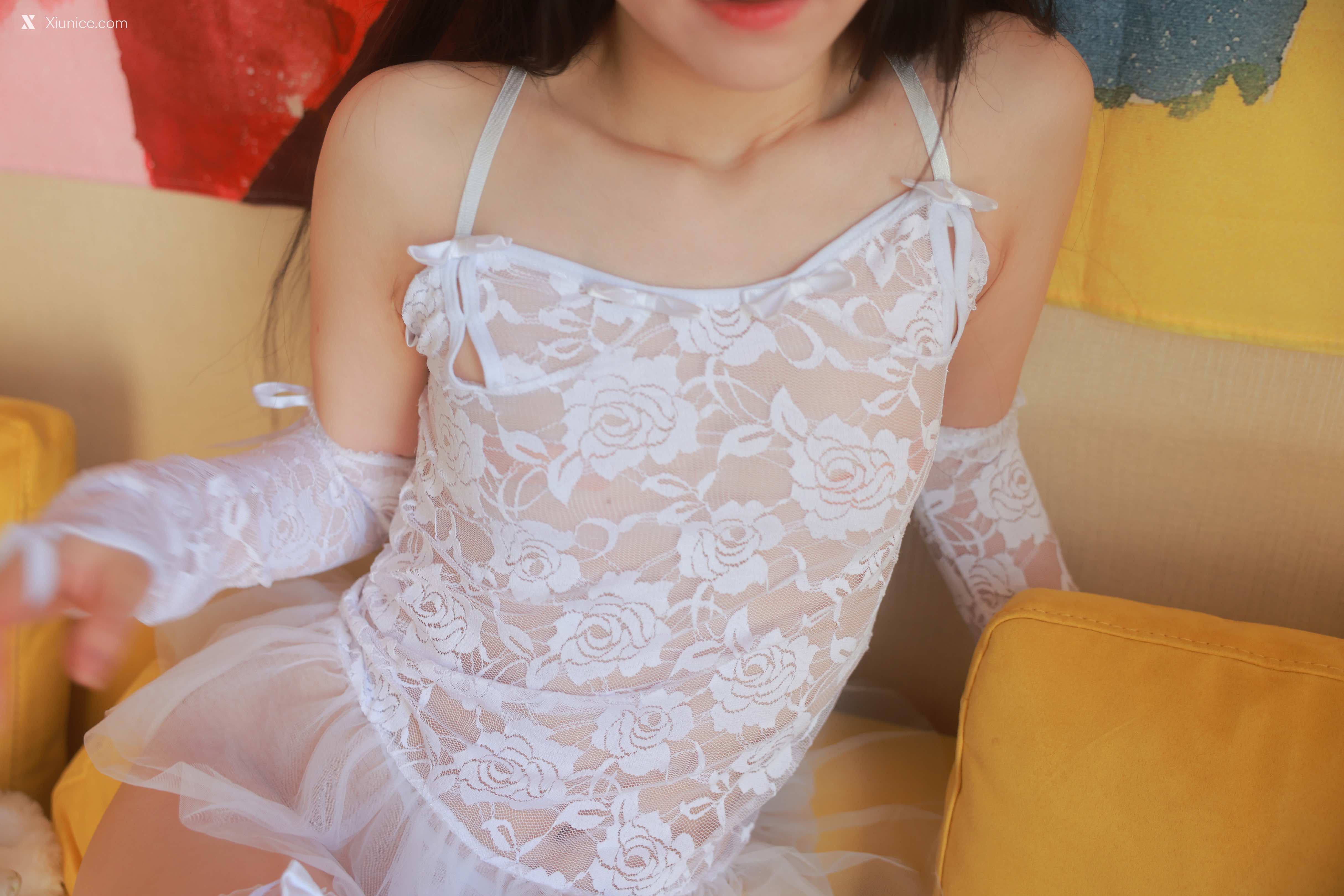 SweetBox Yeri – Packaging Girl 4K