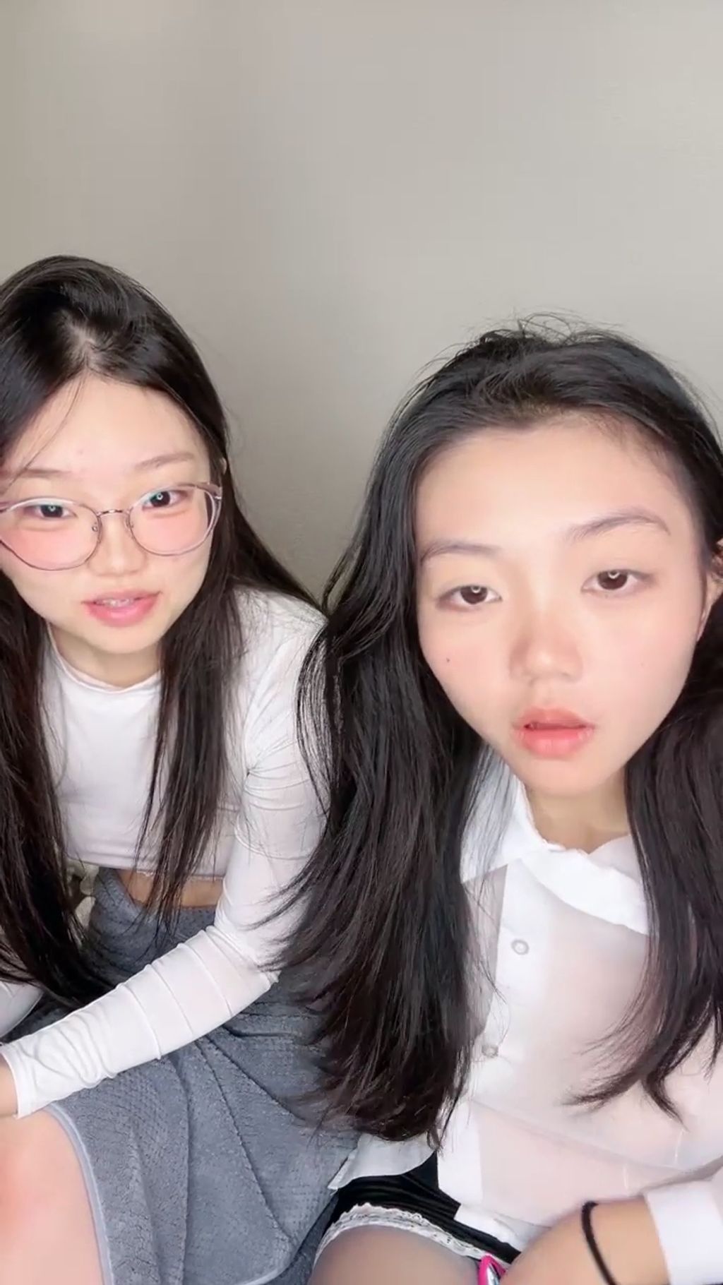 雯雯茜茜： 欲女双学妹 剧情演绎 勾引技师 外卖小哥 #01