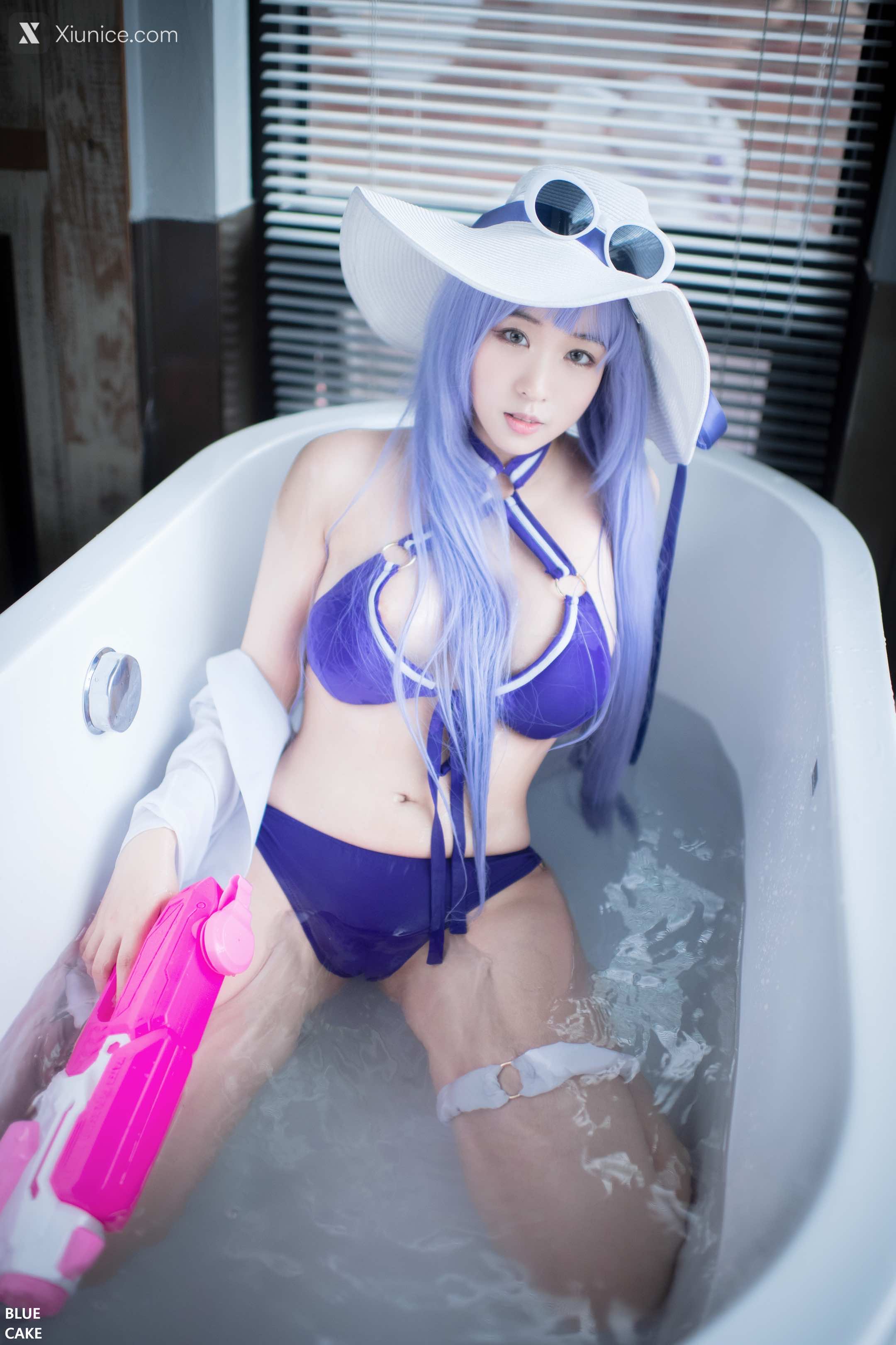 BLUECAKE Nono – Pool Party Caitlyn 4K