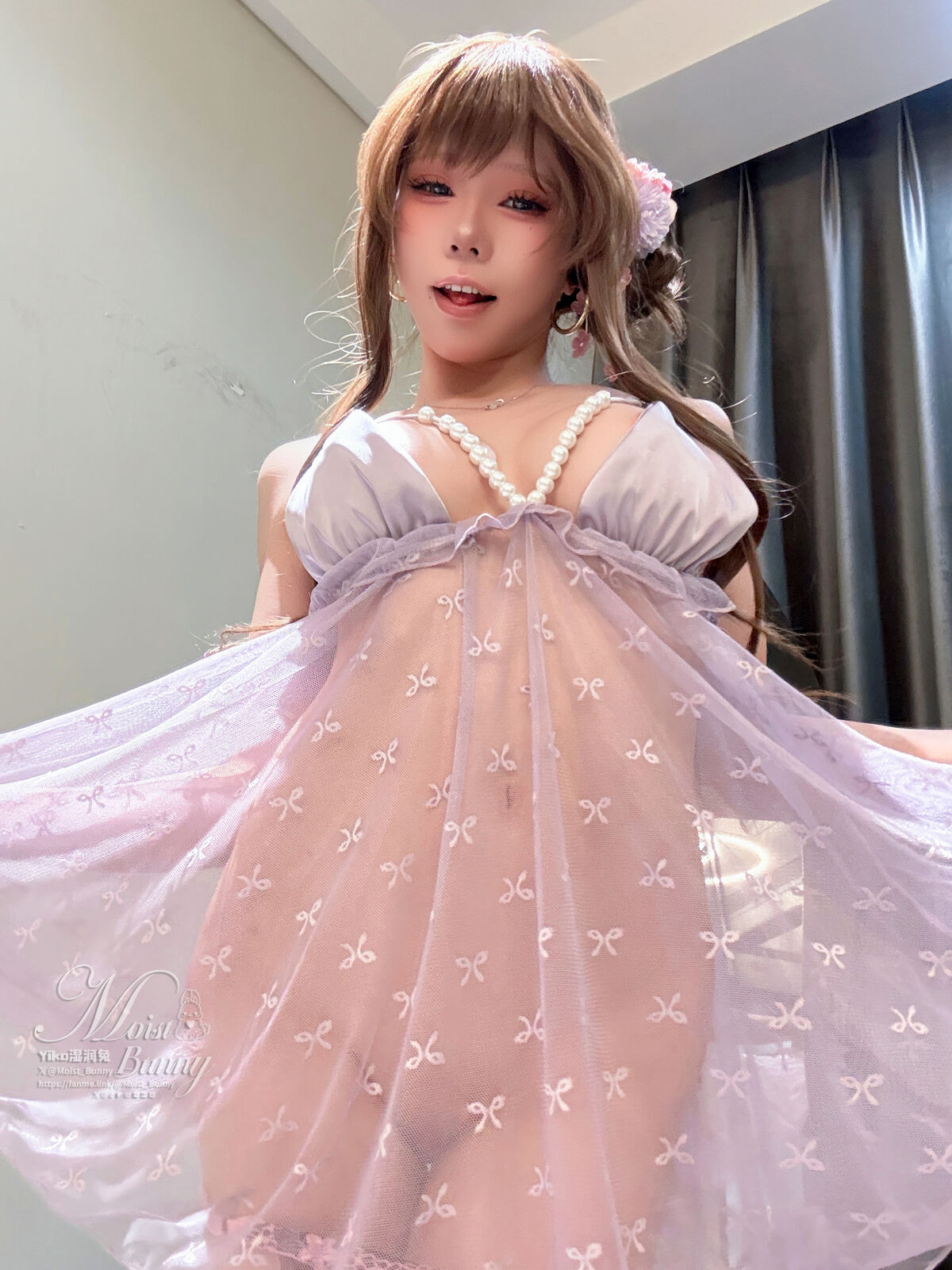 Coser@黏黏团子兔 - 2601月作品 在丈夫身边 Part01